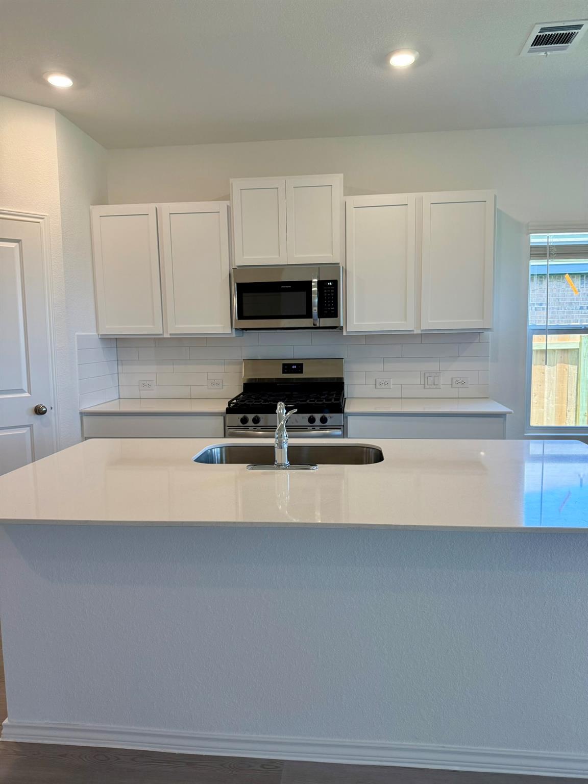 306 Camargue Drive, Hutto, TX 78634
