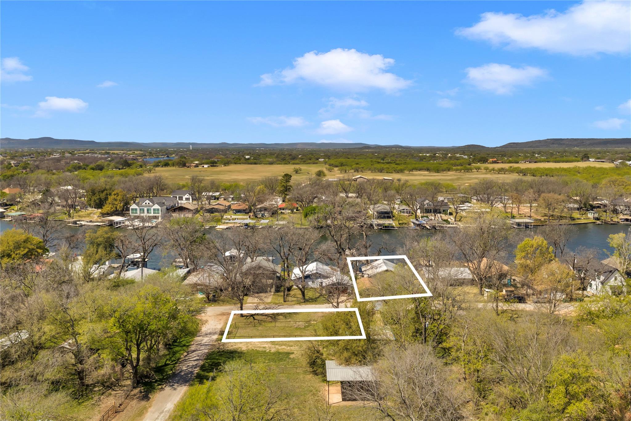 1108 S Lakeside Dr, Burnet, TX 78611