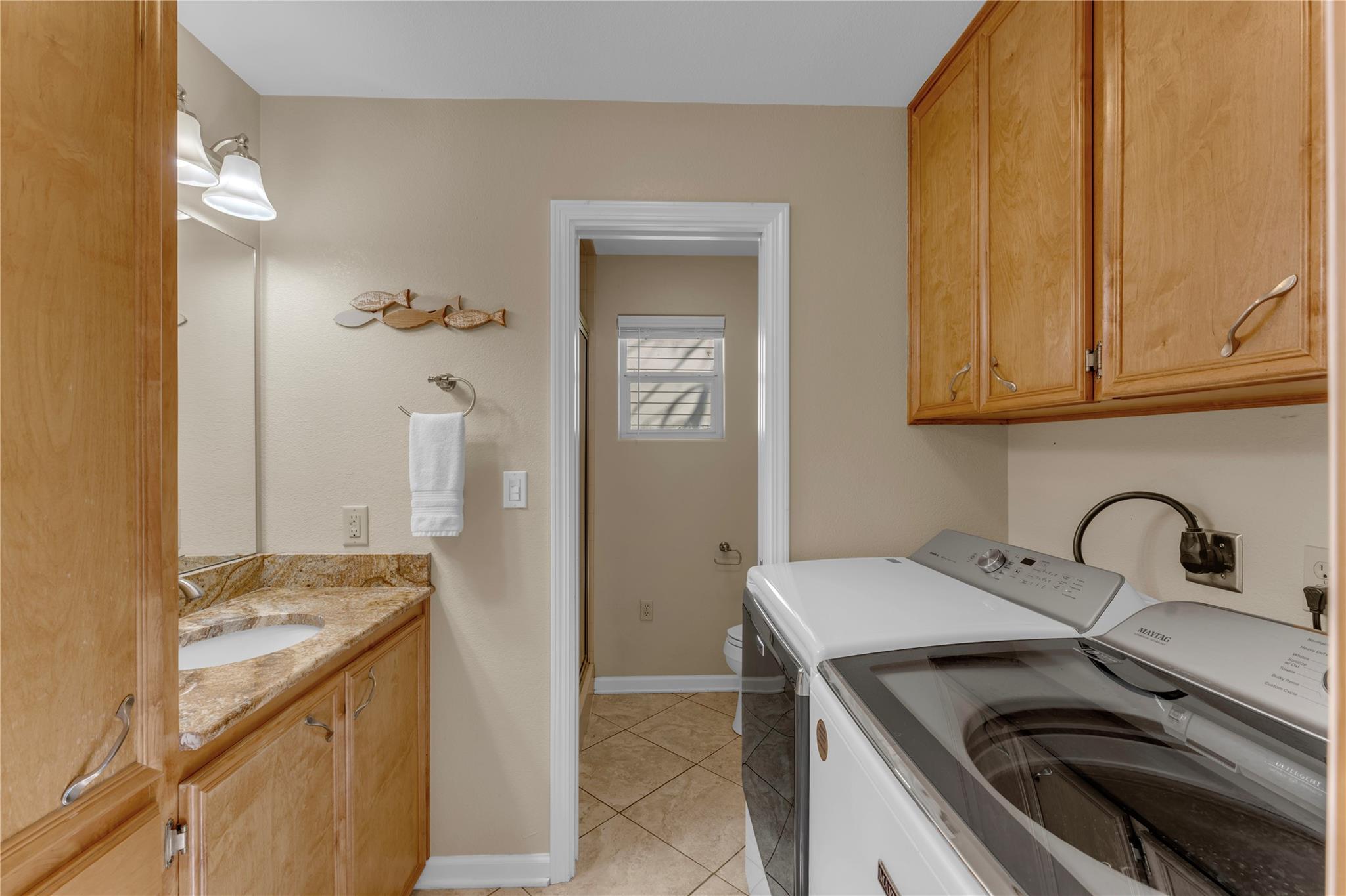 1108 S Lakeside Dr, Burnet, TX 78611