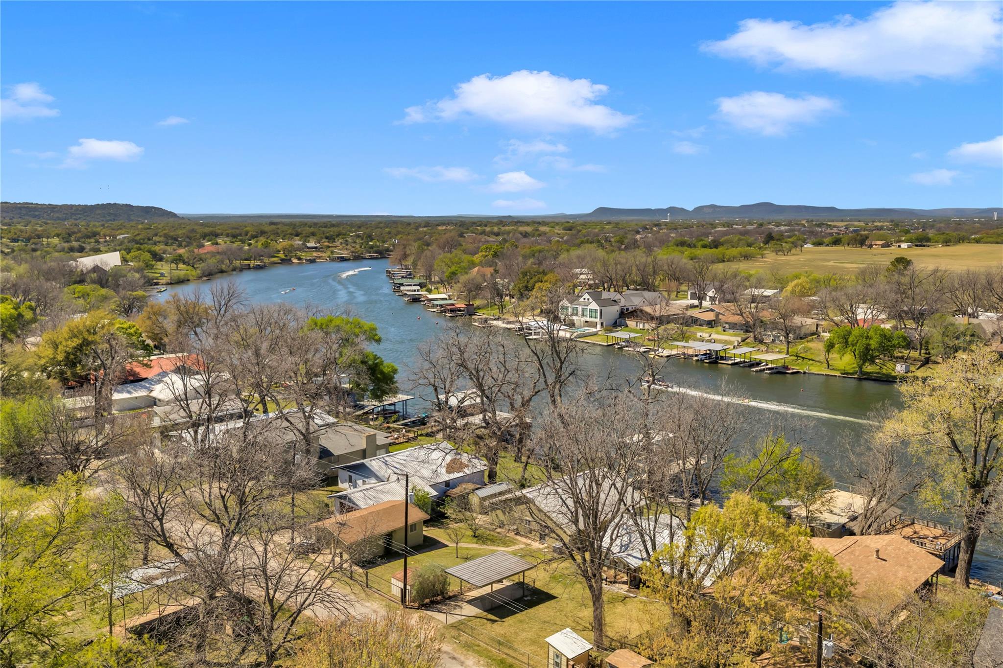 1108 S Lakeside Dr, Burnet, TX 78611
