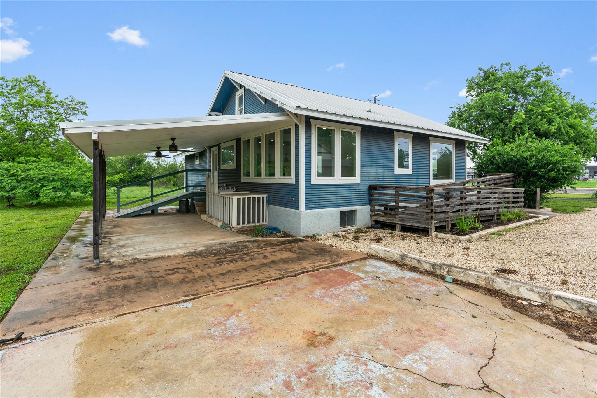 2023 Main St, Liberty Hill, TX 78642
