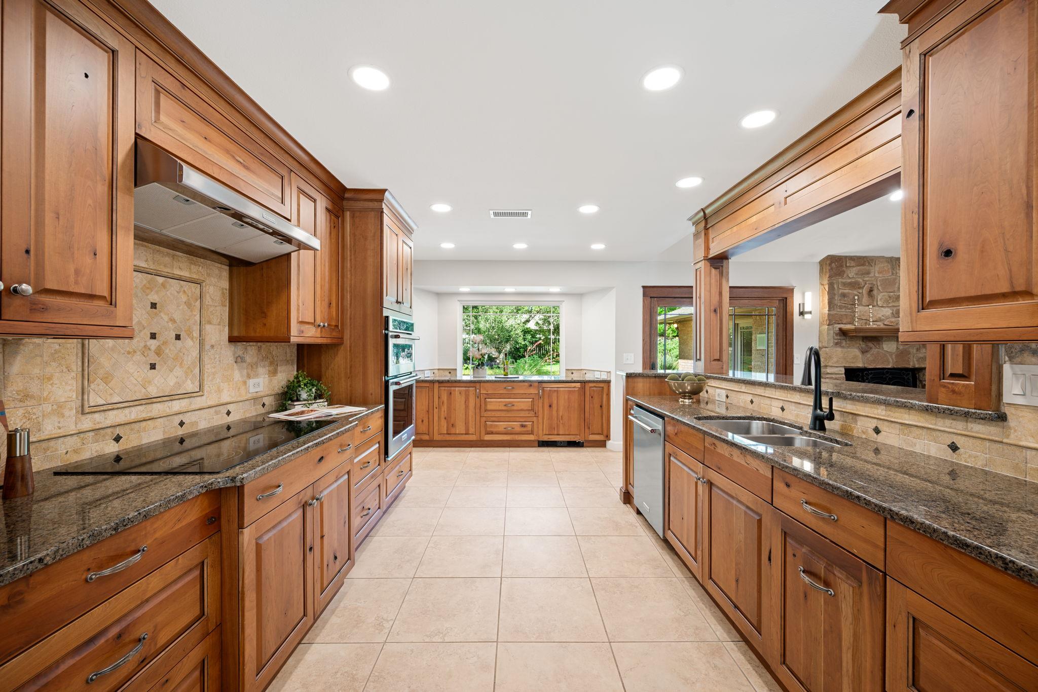 11924 Brookwood Cir, Austin, TX 78750
