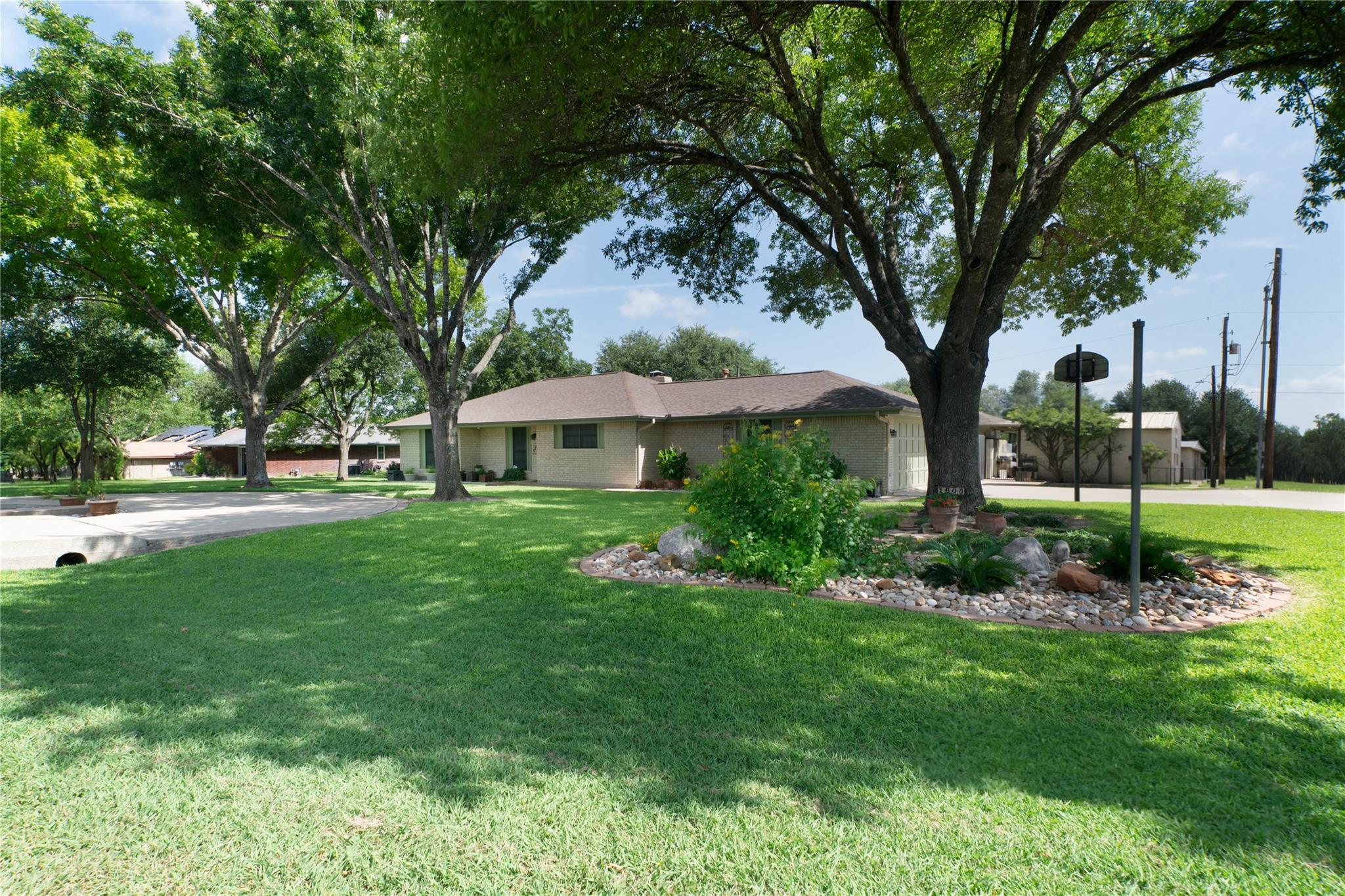 1608 Samoa Ct, Pflugerville, TX 78660
