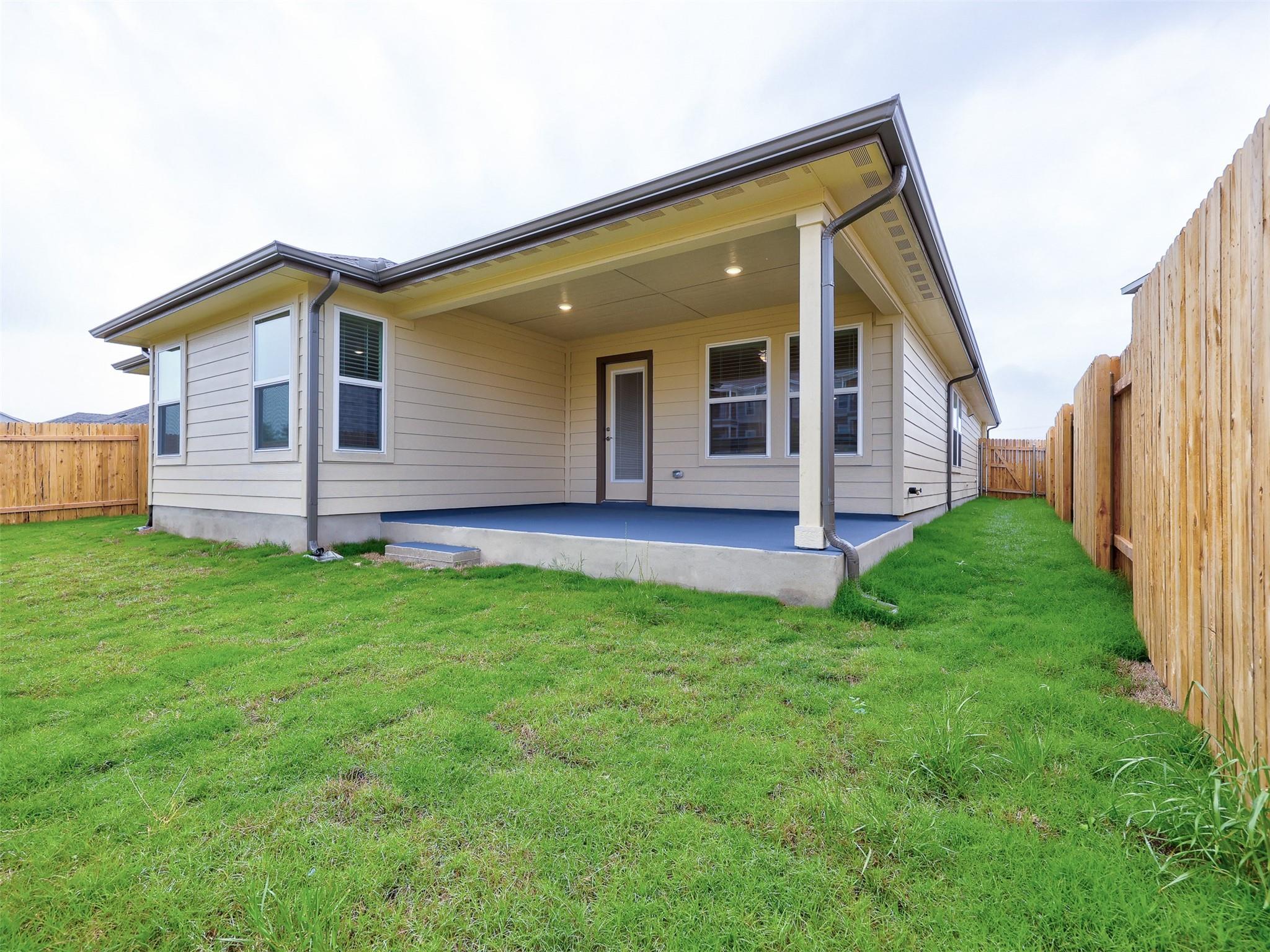 108 Greenspire Ln, Hutto, TX 78634