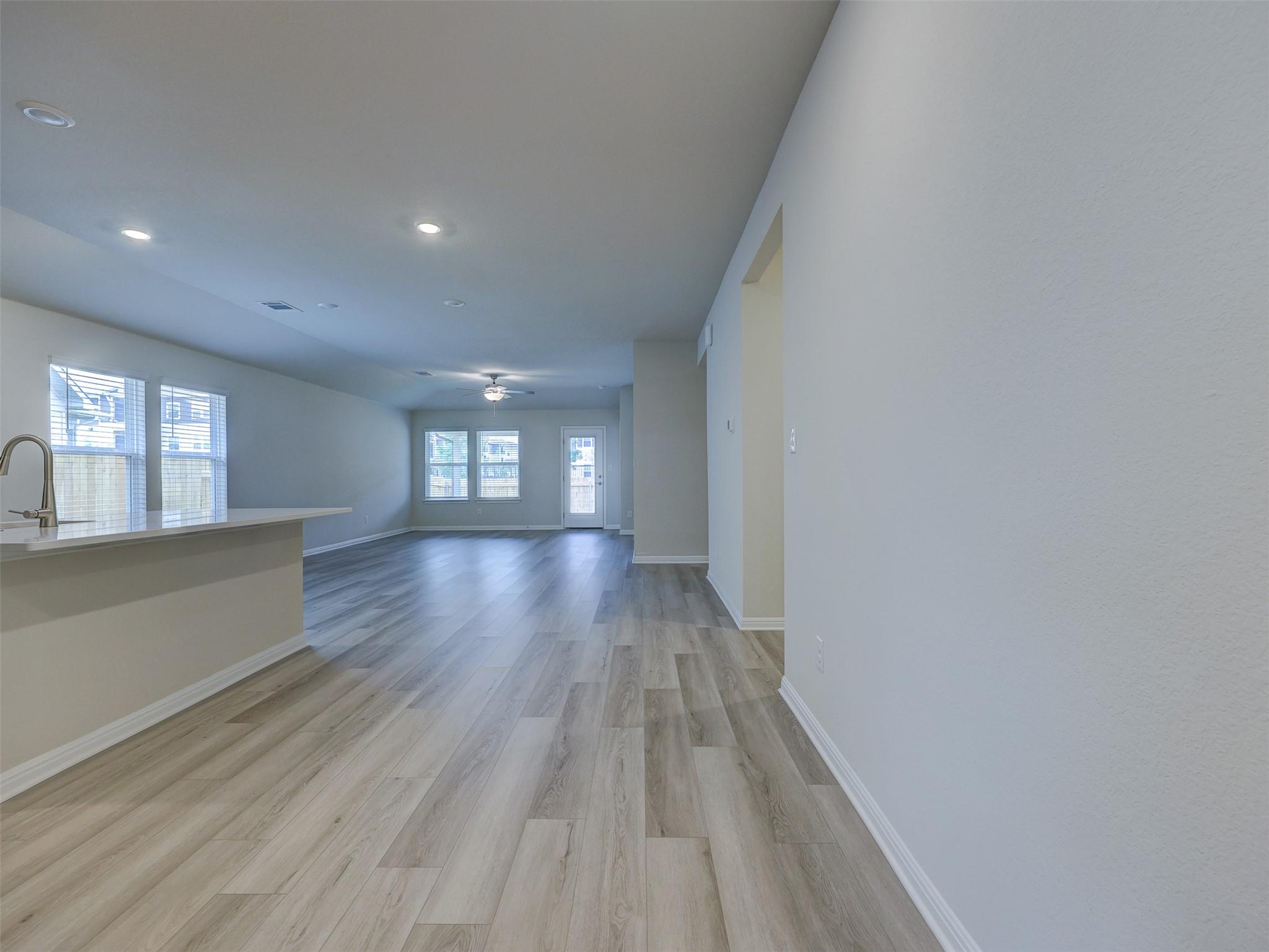 108 Greenspire Ln, Hutto, TX 78634