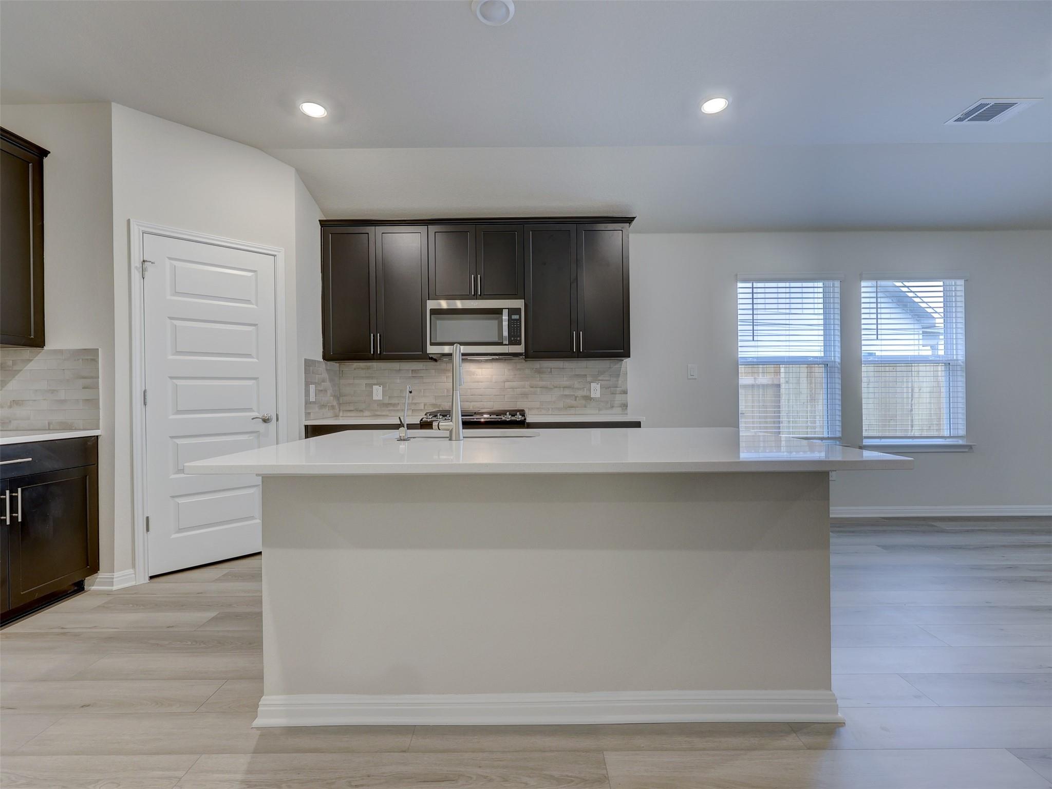 108 Greenspire Ln, Hutto, TX 78634