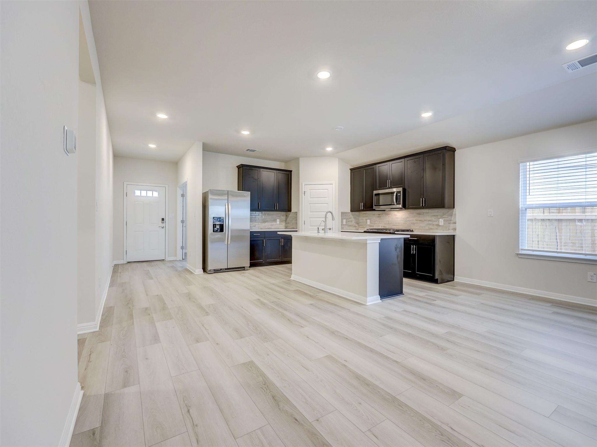 108 Greenspire Ln, Hutto, TX 78634