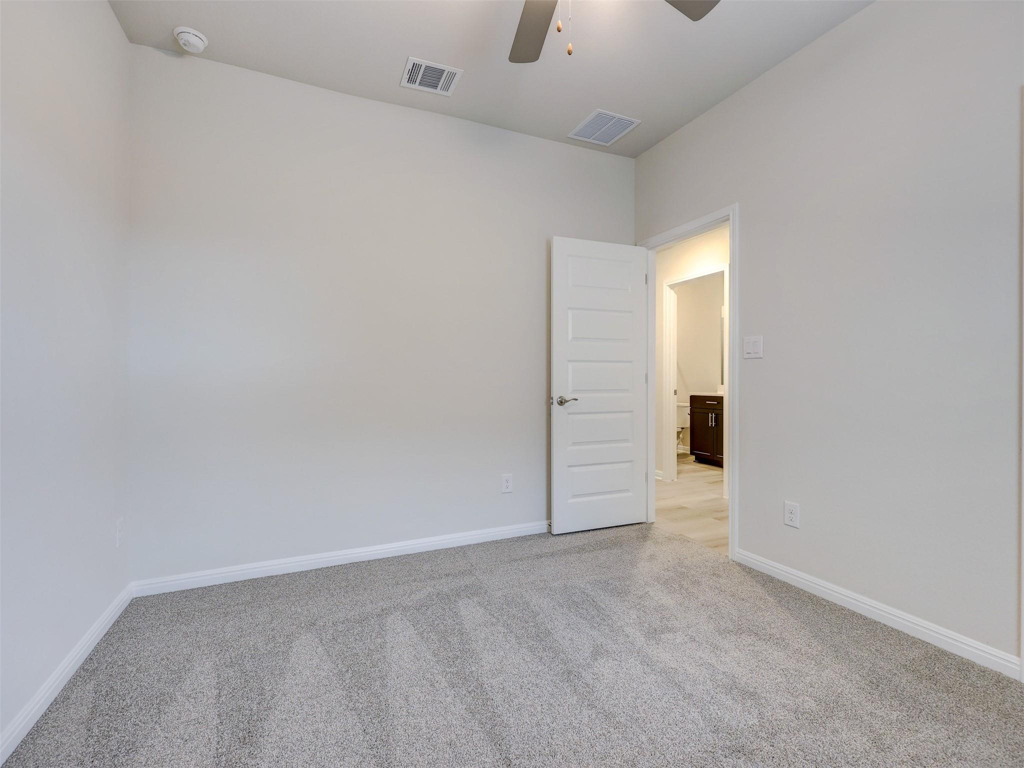 108 Greenspire Ln, Hutto, TX 78634
