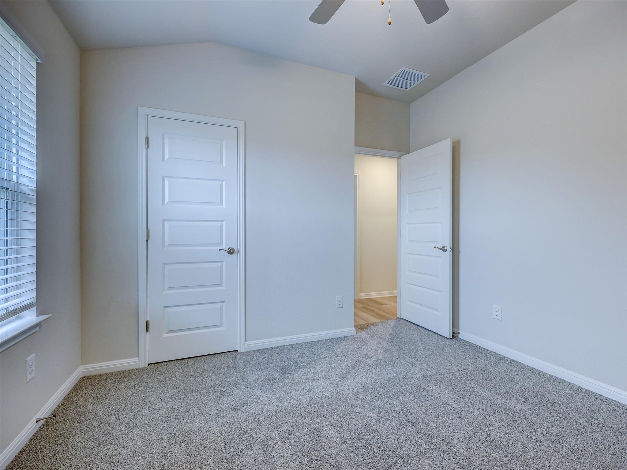 108 Greenspire Ln, Hutto, TX 78634
