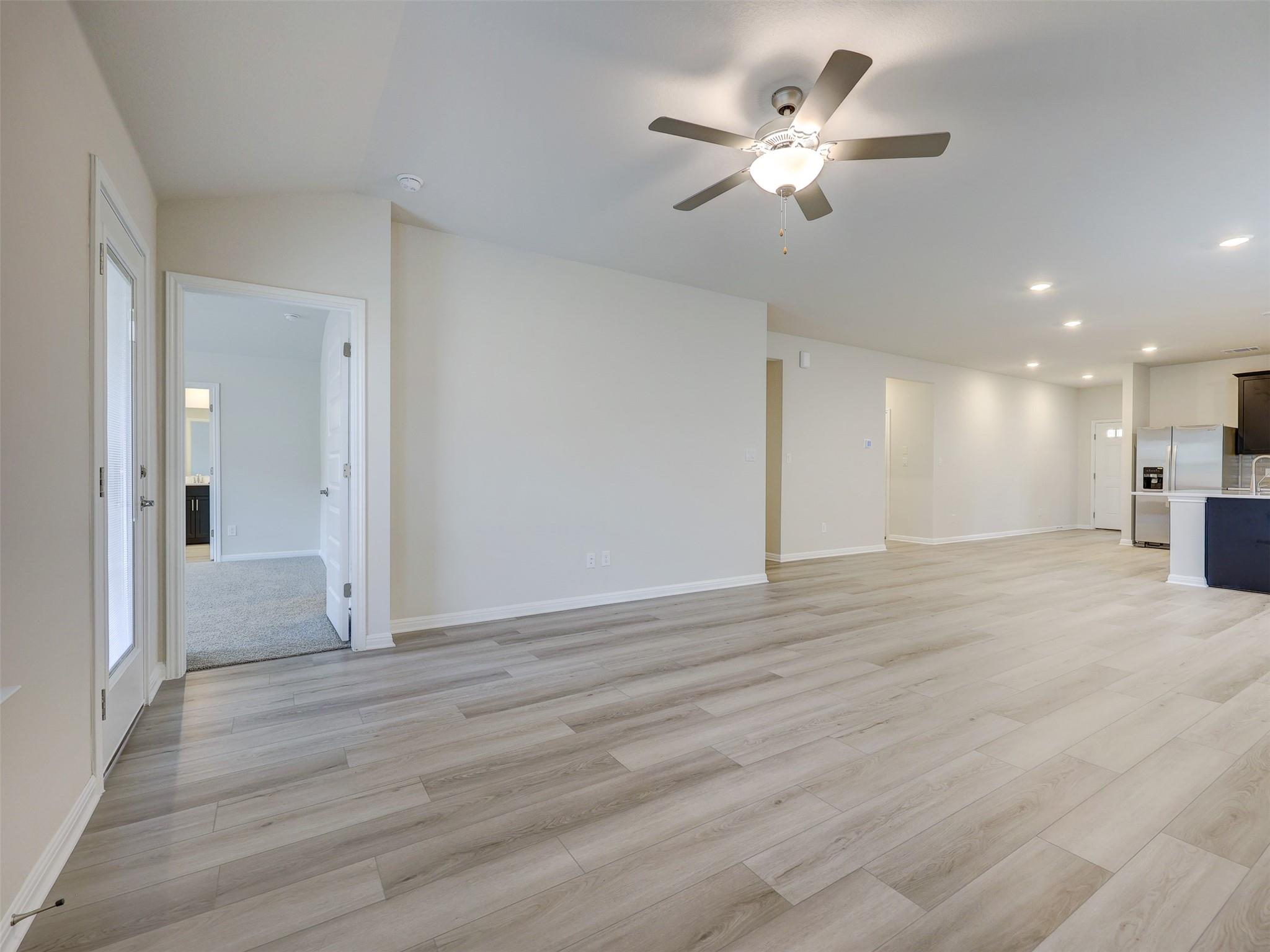 108 Greenspire Ln, Hutto, TX 78634