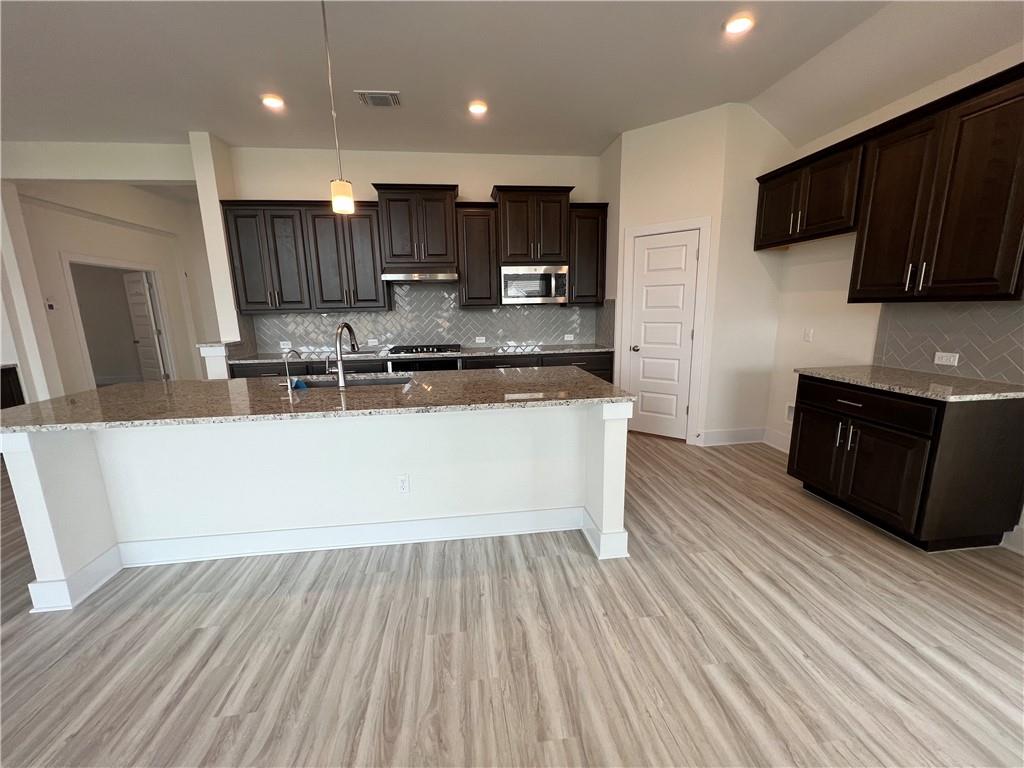 982 Wild Pecan Loop, Buda, TX 78610