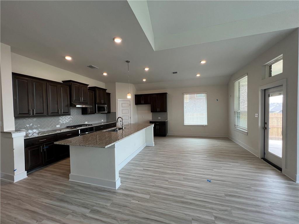 982 Wild Pecan Loop, Buda, TX 78610
