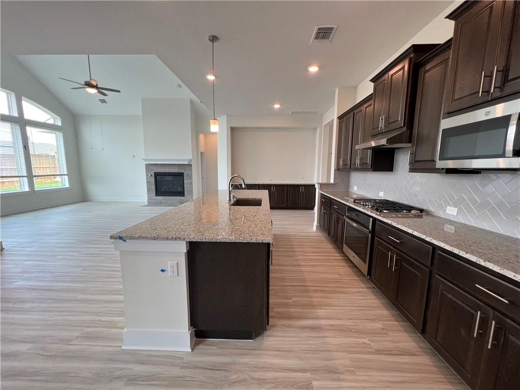 982 Wild Pecan Loop, Buda, TX 78610