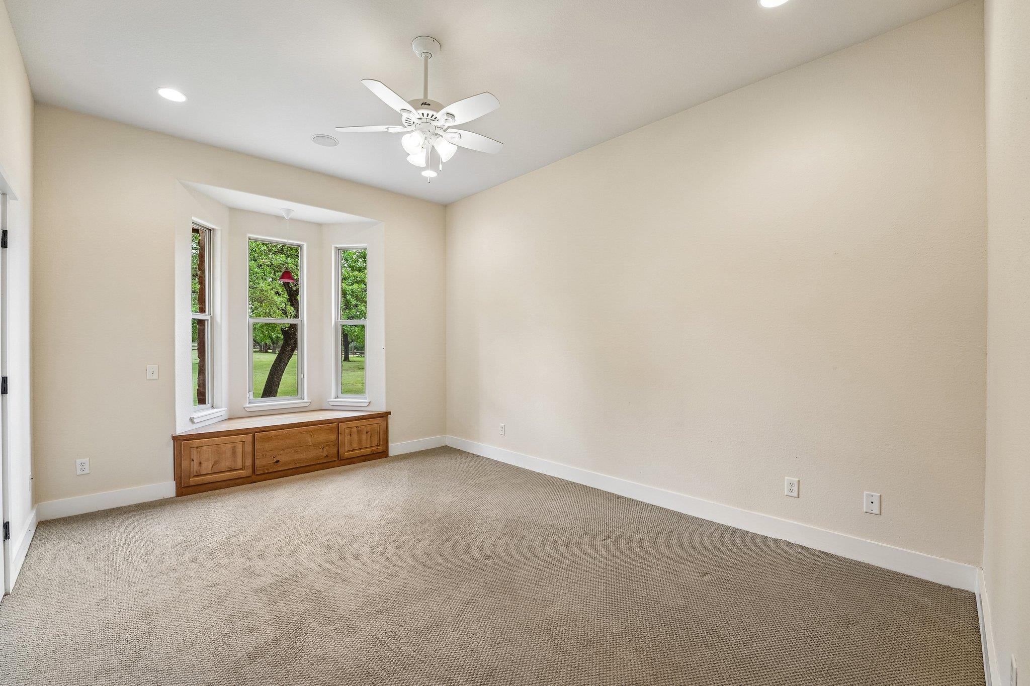 290 Miss Donna Ln, Dripping Springs, TX 78620