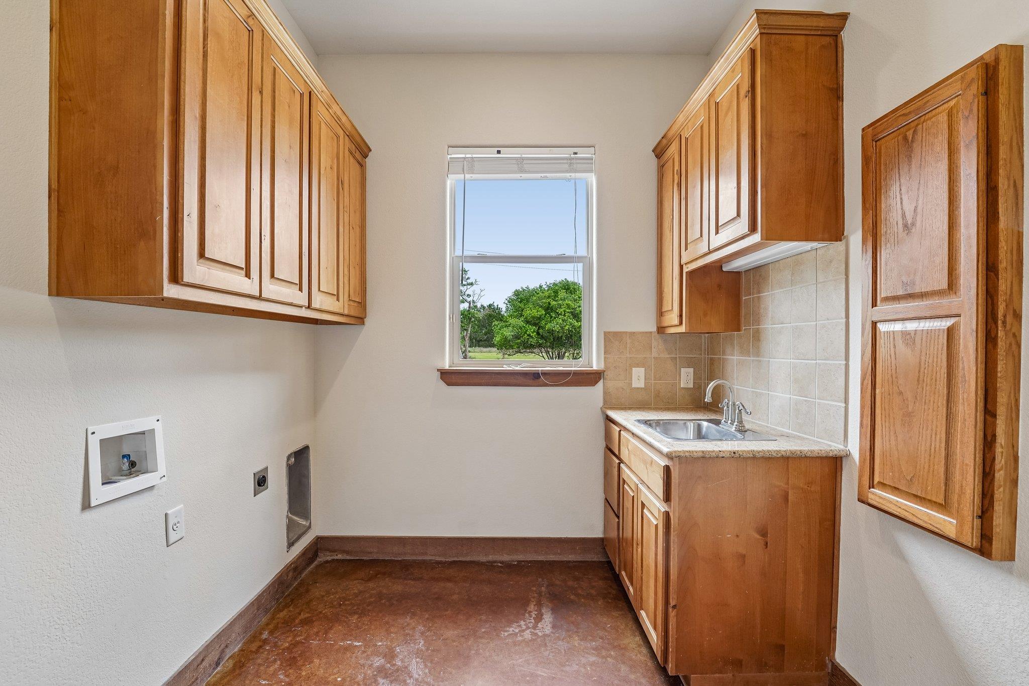290 Miss Donna Ln, Dripping Springs, TX 78620