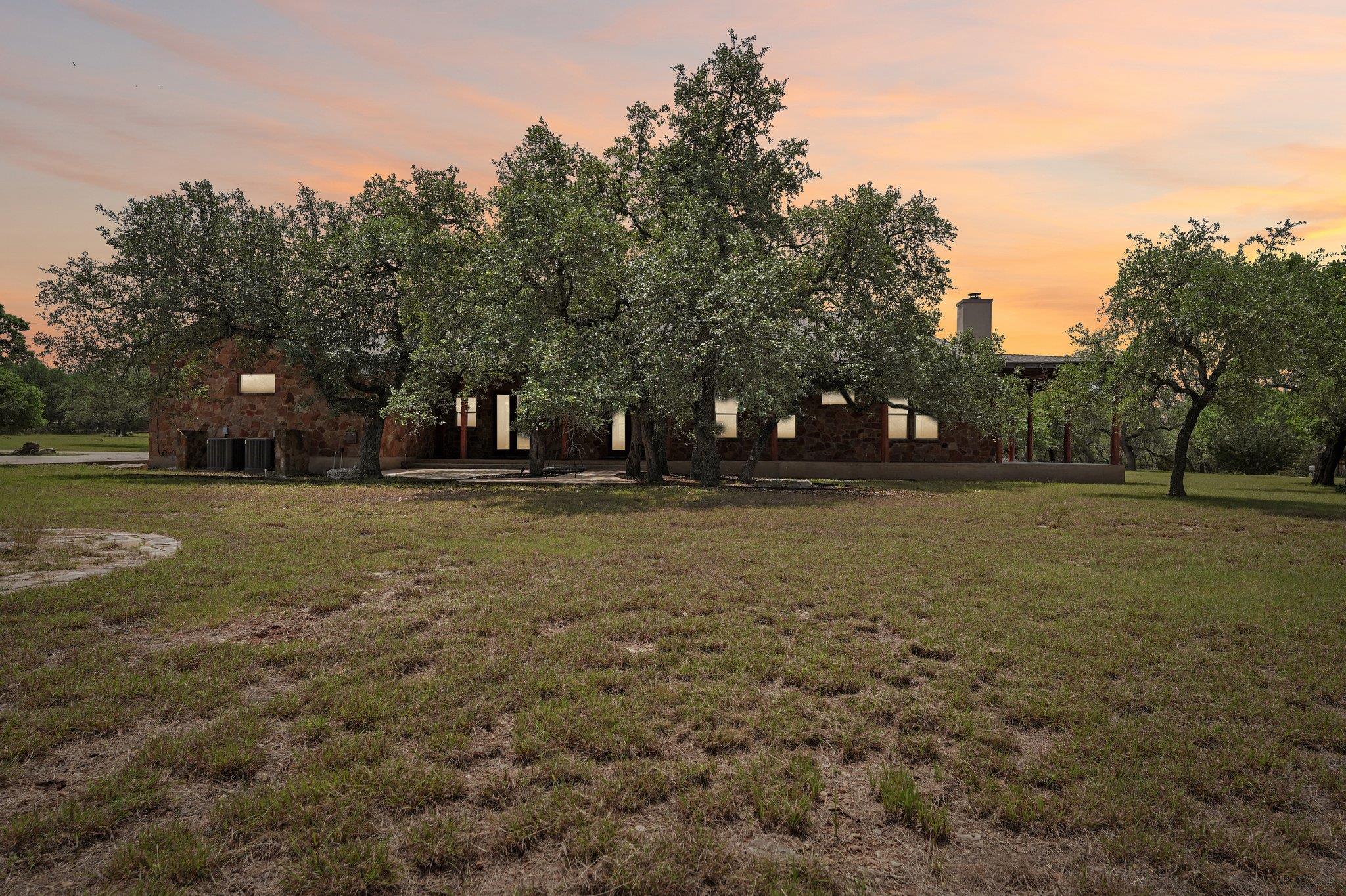 290 Miss Donna Ln, Dripping Springs, TX 78620