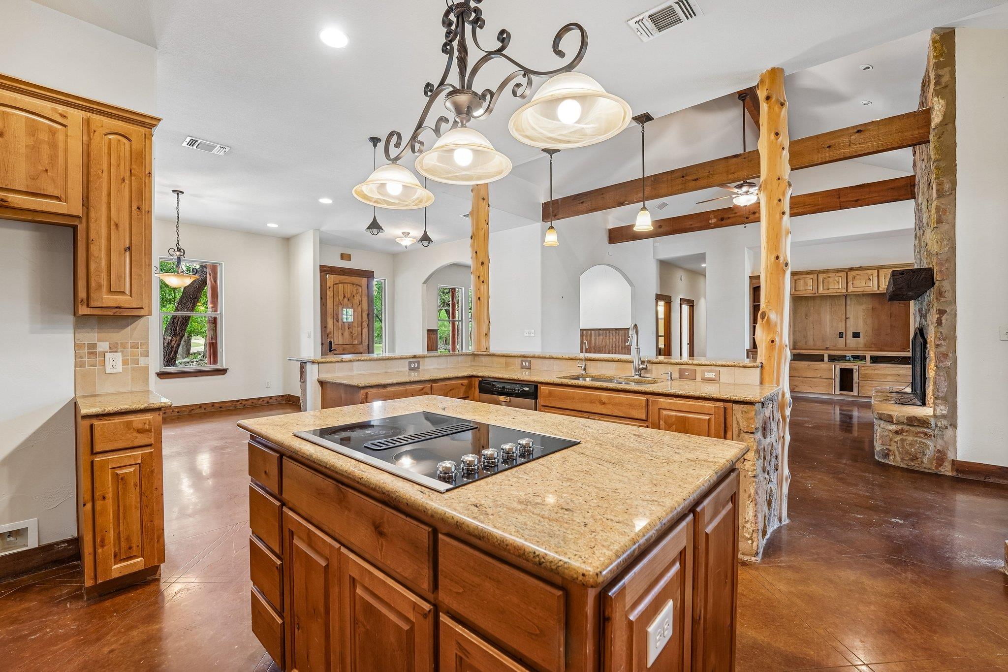 290 Miss Donna Ln, Dripping Springs, TX 78620