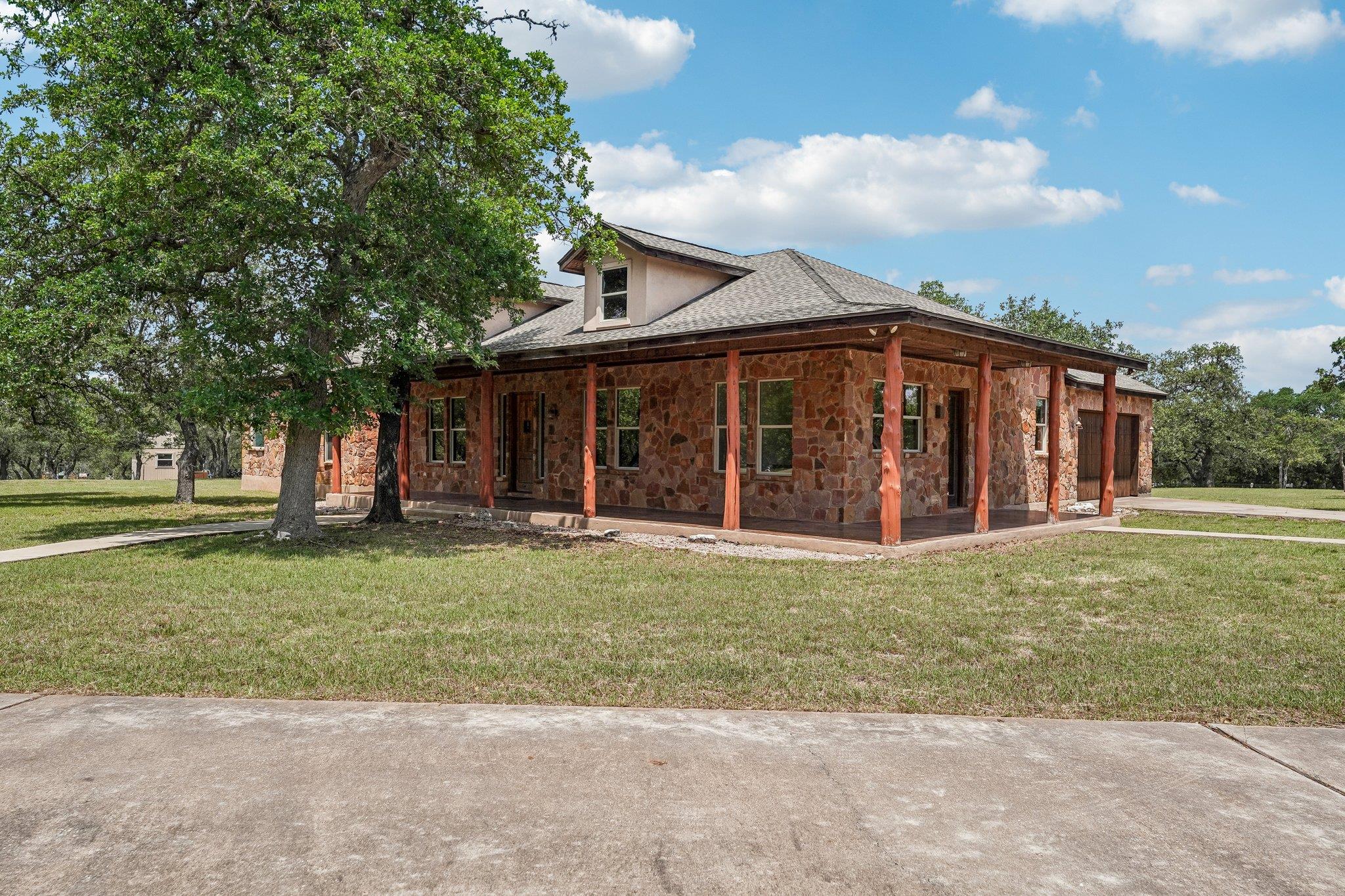 290 Miss Donna Ln, Dripping Springs, TX 78620