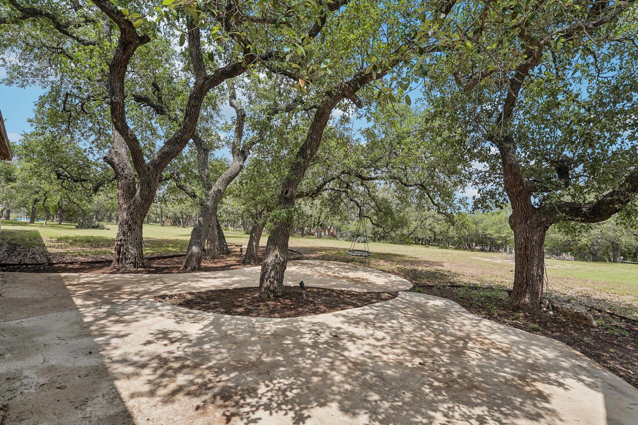 290 Miss Donna Ln, Dripping Springs, TX 78620