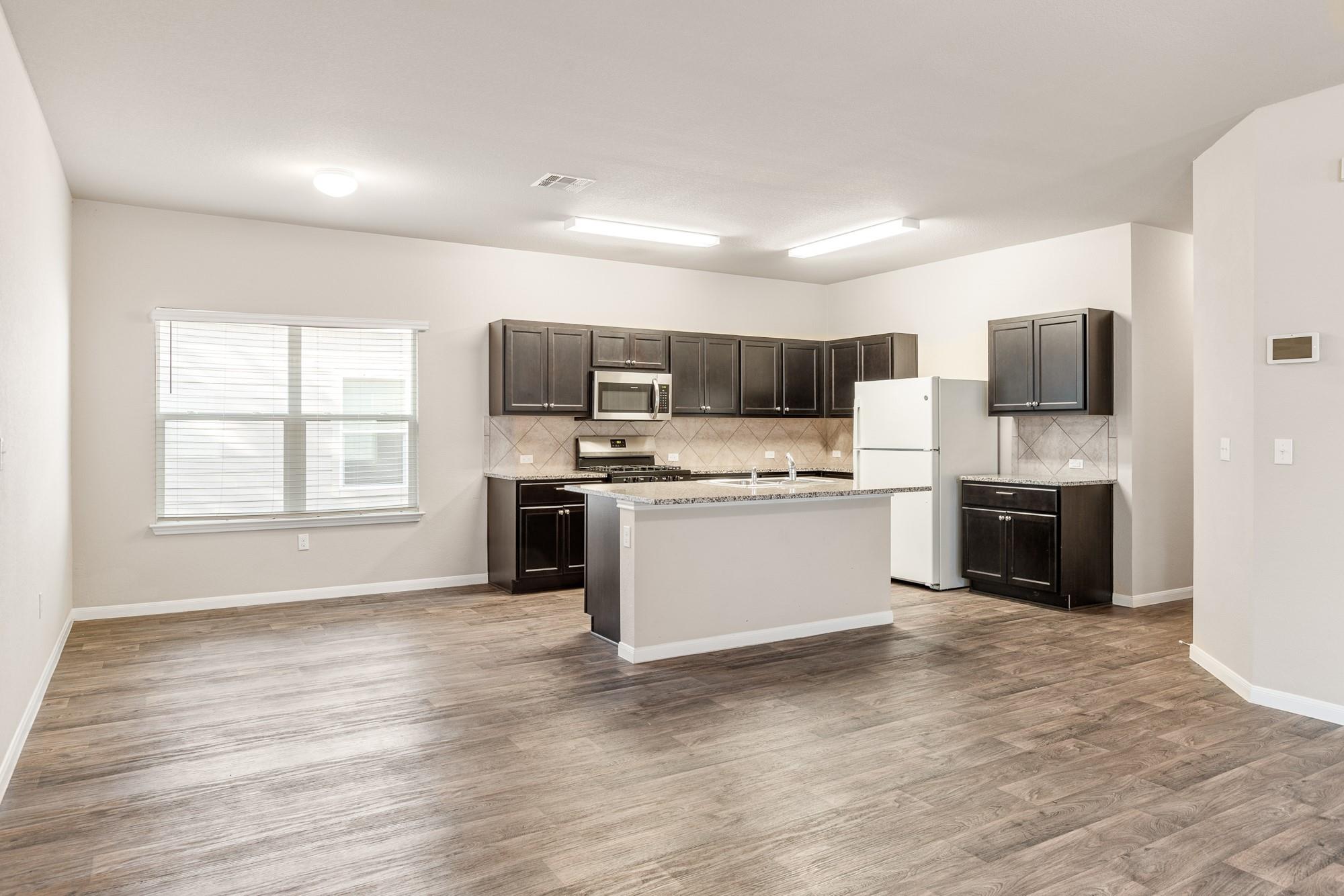 365 Cibolo Creek Dr, Kyle, TX 78640