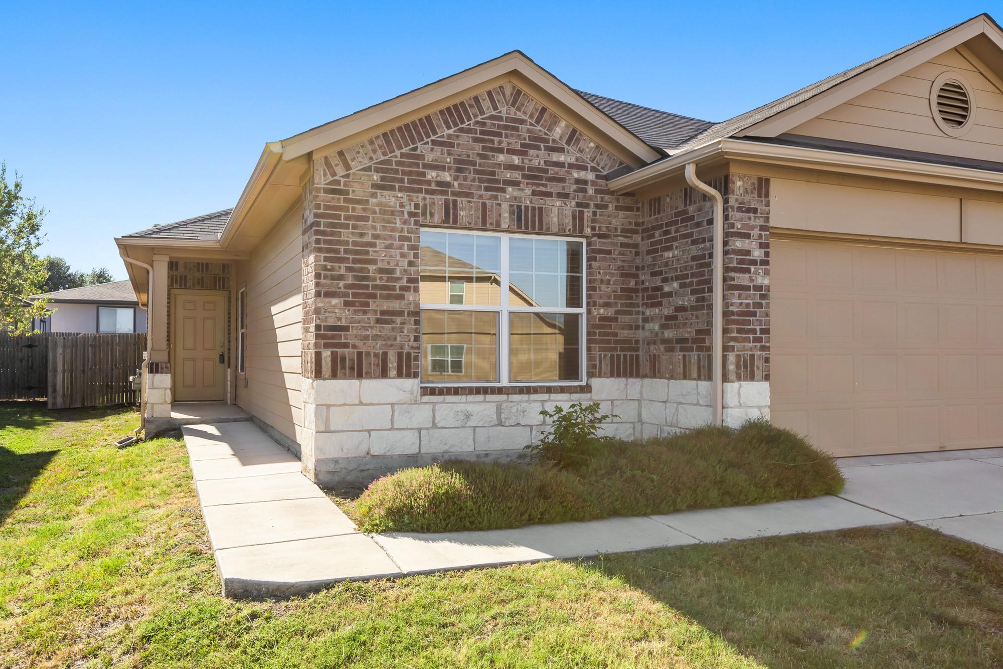 365 Cibolo Creek Dr, Kyle, TX 78640