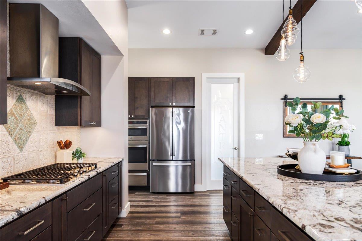 714 Matern Dr, Horseshoe Bay, TX 78657
