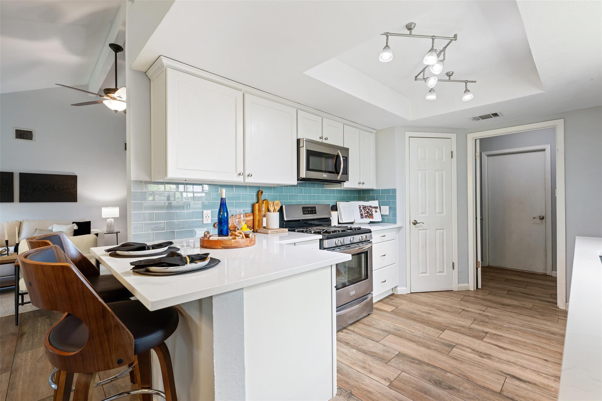 4306 Oak Creek Dr, Austin, TX 78727