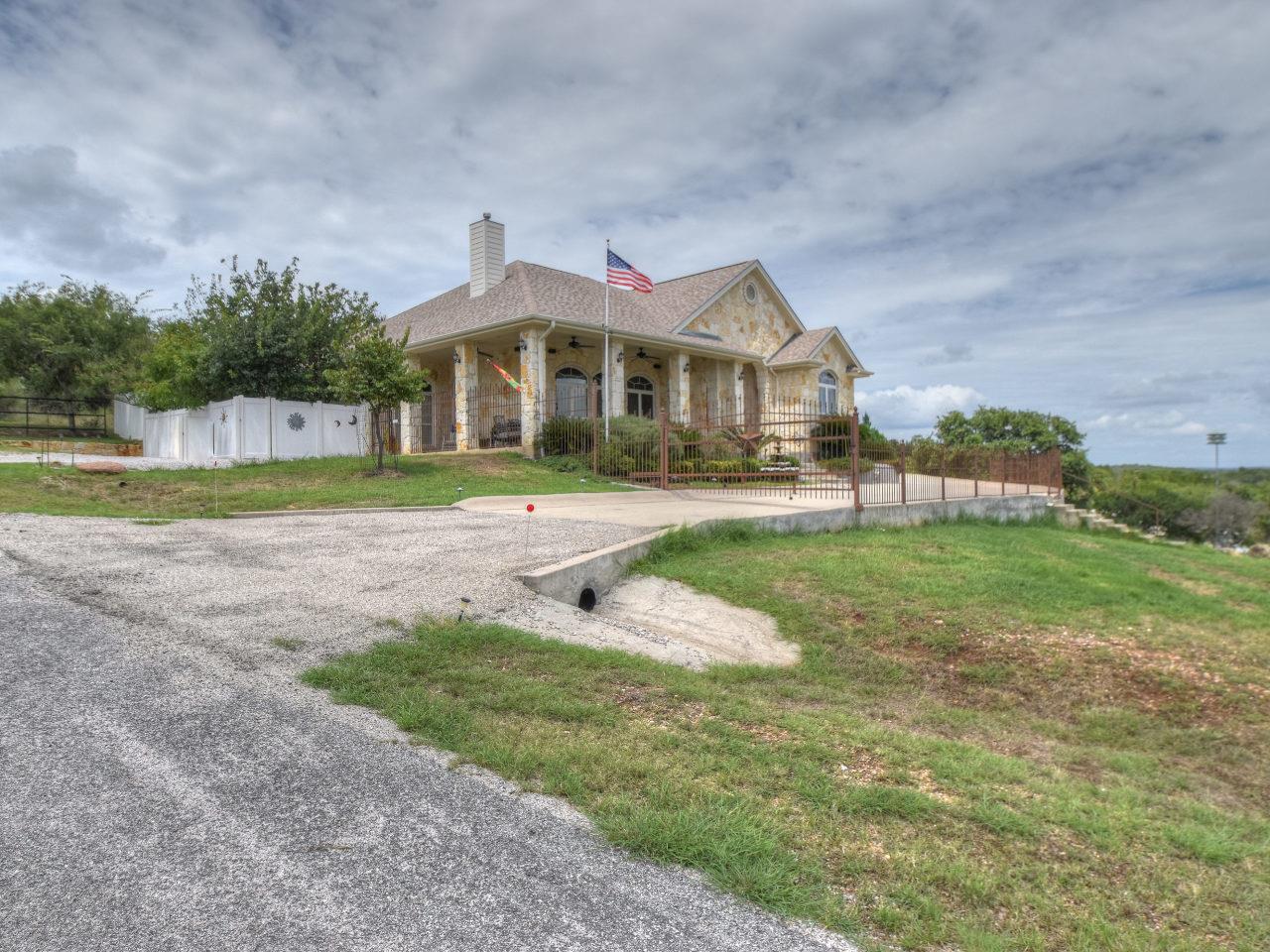 301 Dove Haven, Sunrise Beach, TX 78643