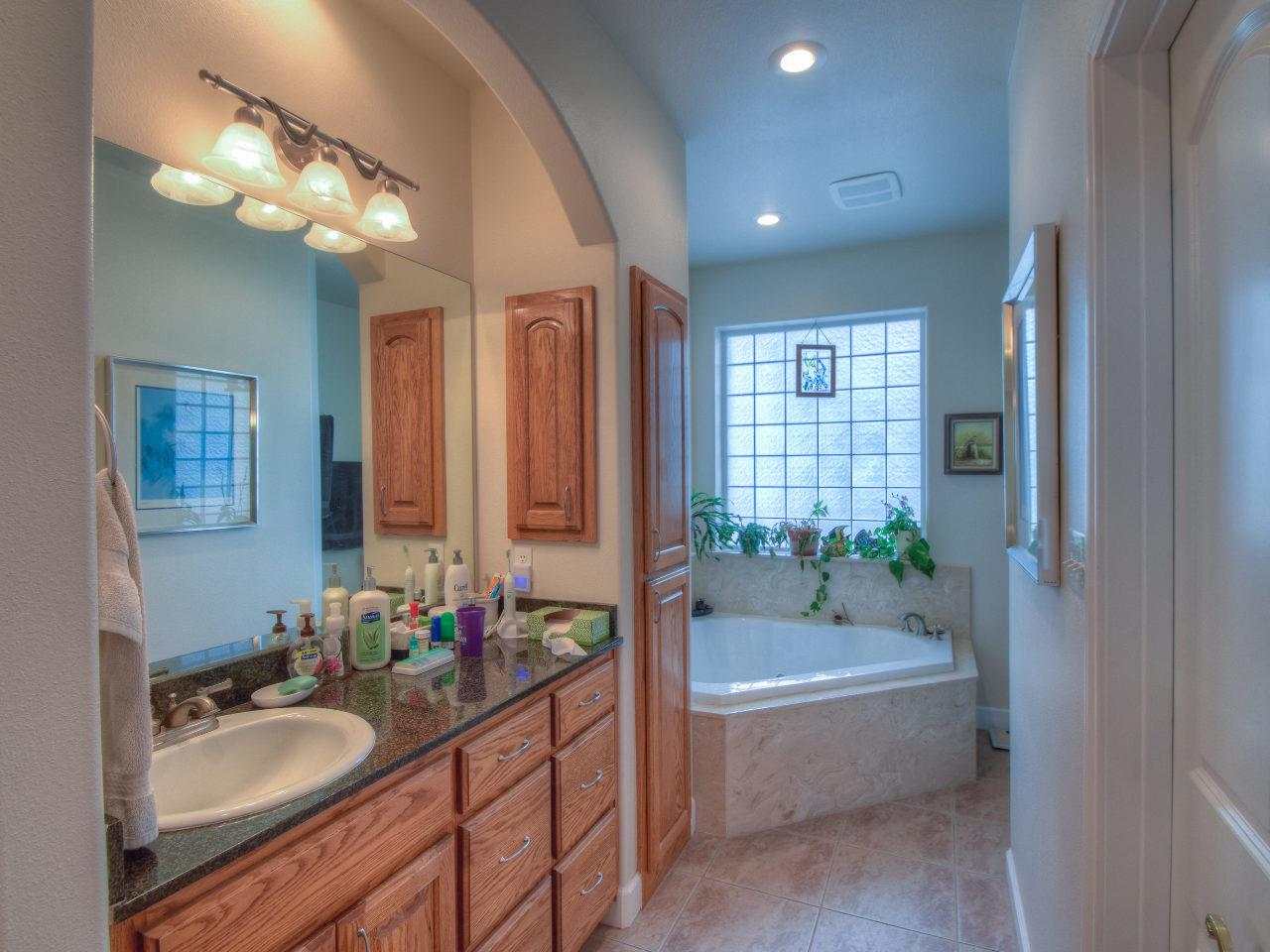 301 Dove Haven, Sunrise Beach, TX 78643