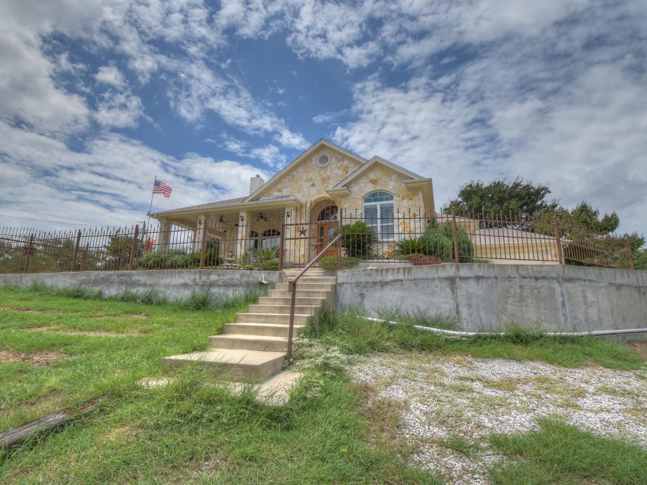 301 Dove Haven, Sunrise Beach, TX 78643