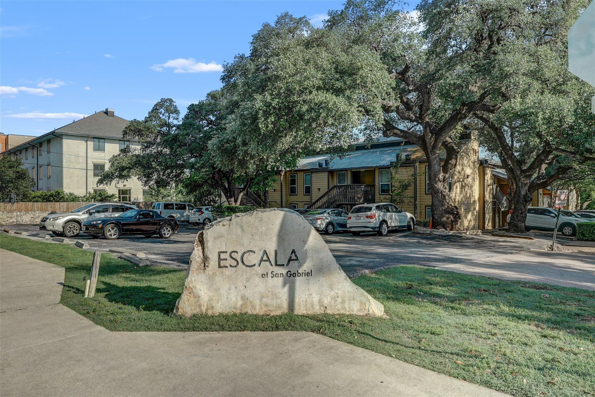1000 W 26th St # 215, Austin, TX 78705