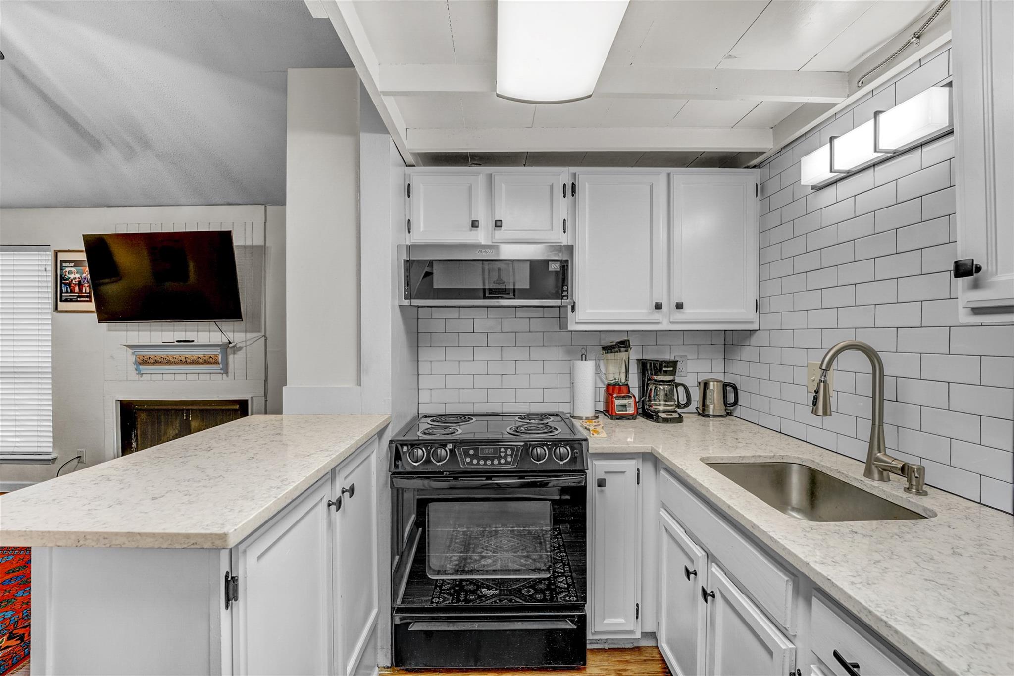 1000 W 26th St # 215, Austin, TX 78705