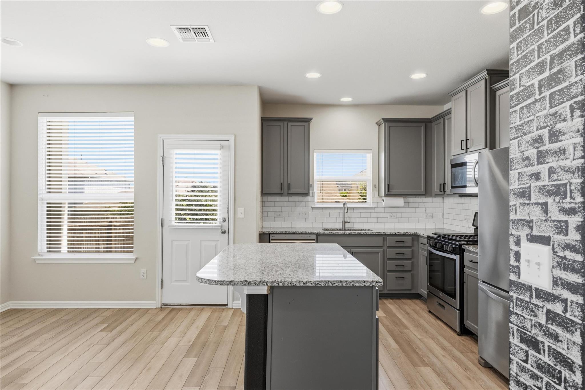 6400 Mary Lewis Dr, Austin, TX 78747