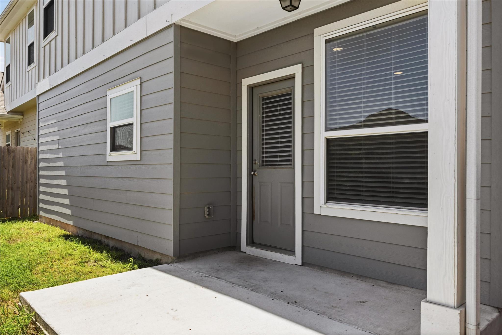6400 Mary Lewis Dr, Austin, TX 78747