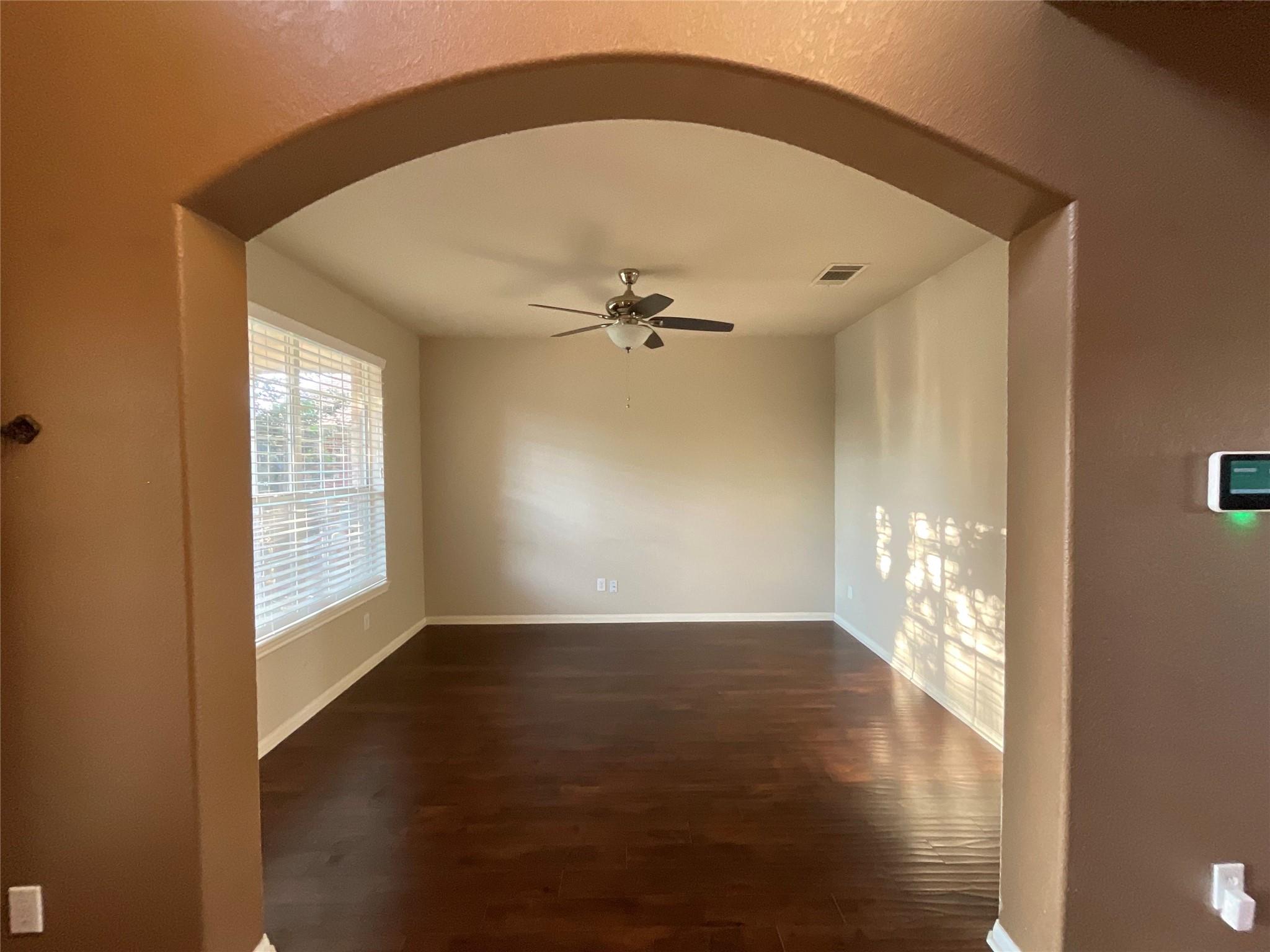 4427 Meadowside Ln, Round Rock, TX 78665