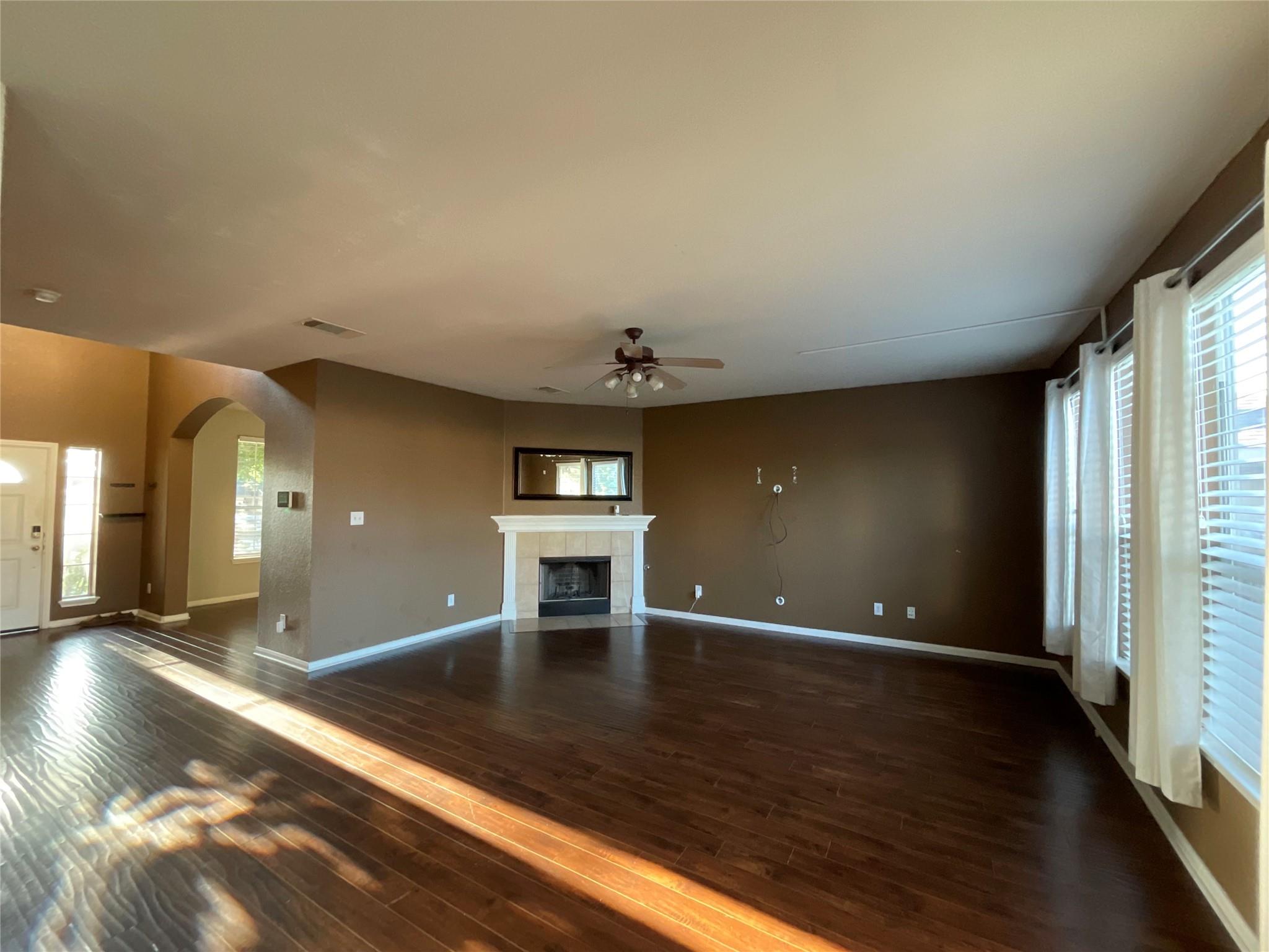 4427 Meadowside Ln, Round Rock, TX 78665
