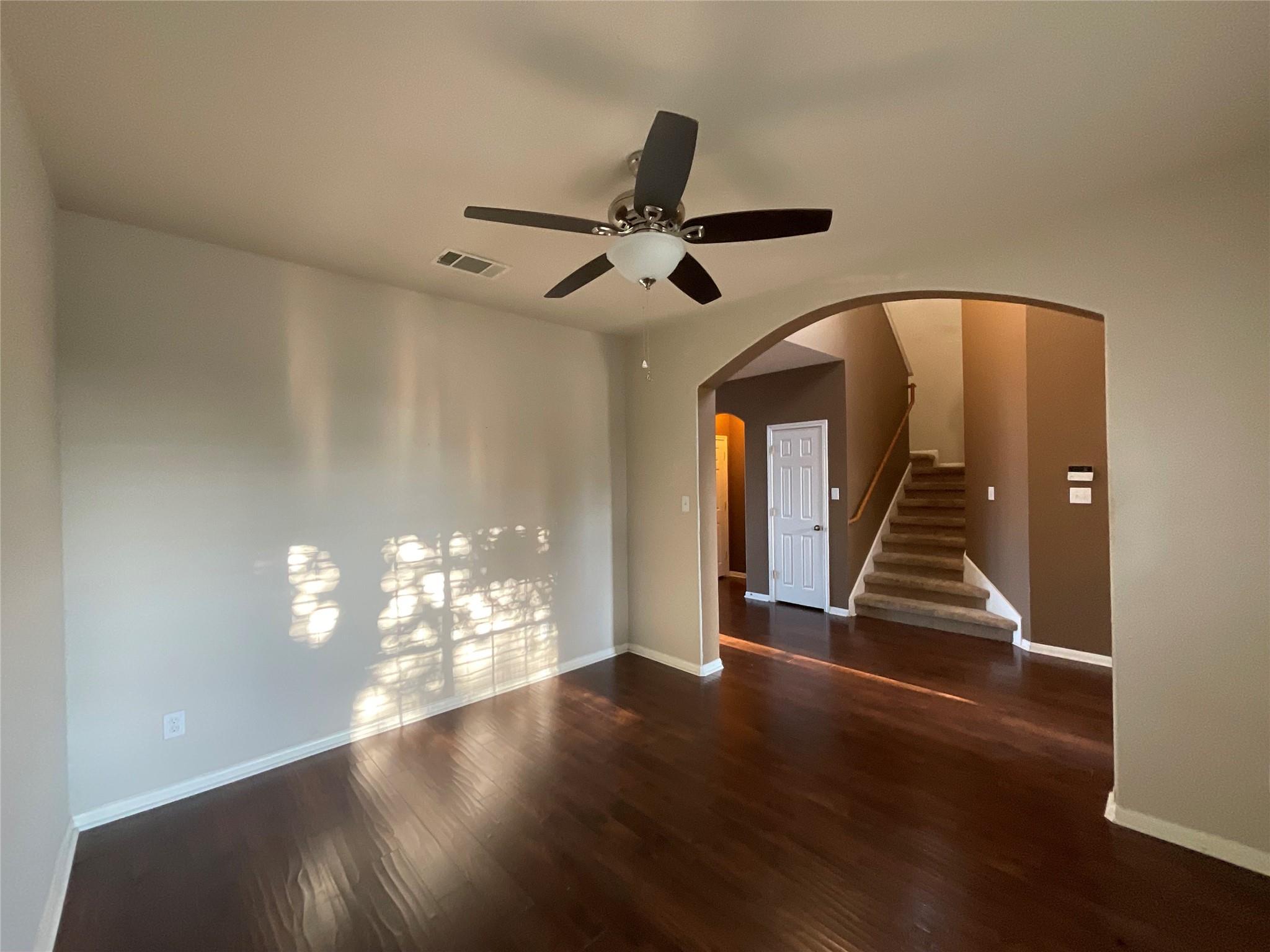 4427 Meadowside Ln, Round Rock, TX 78665