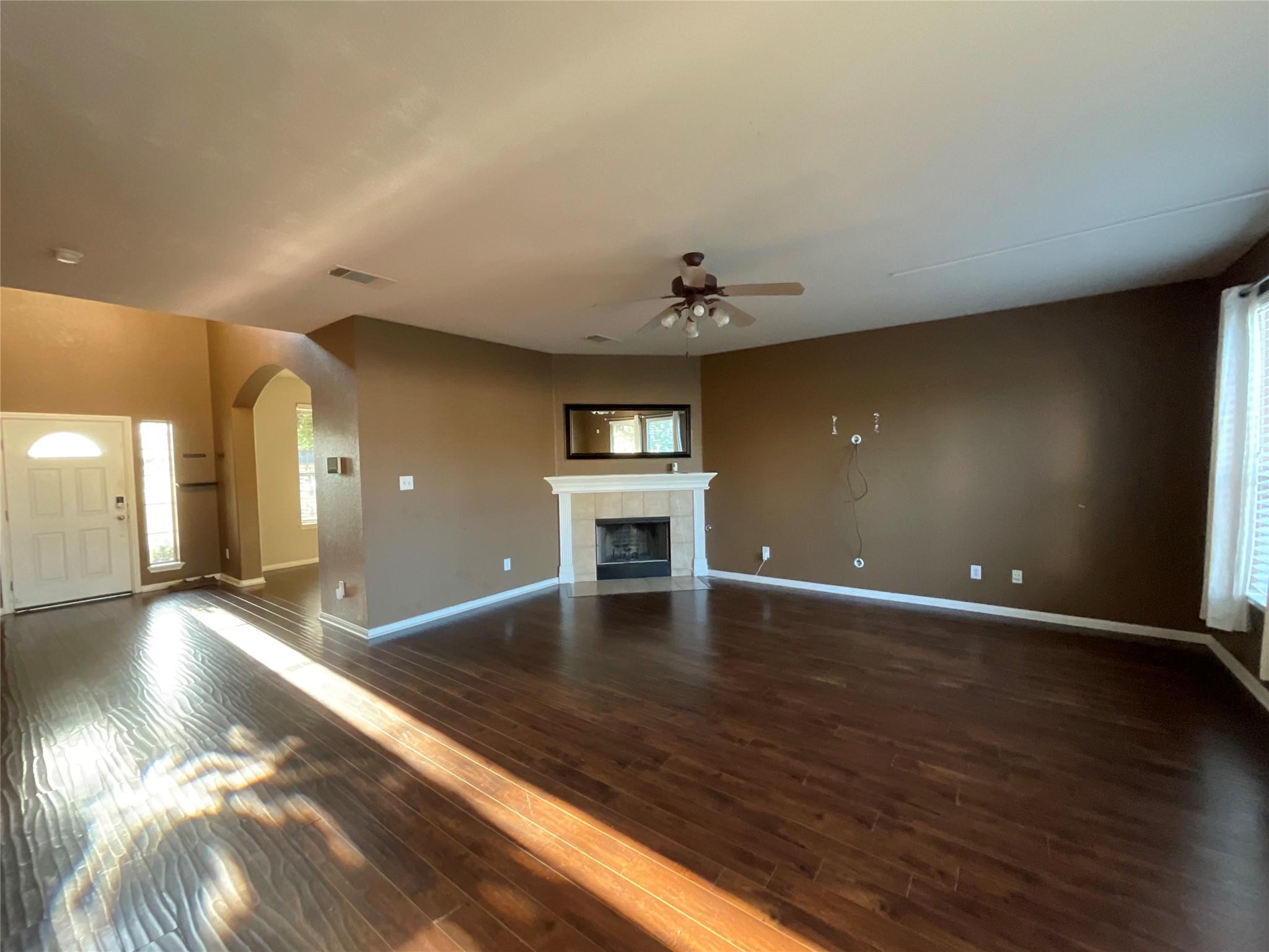 4427 Meadowside Ln, Round Rock, TX 78665