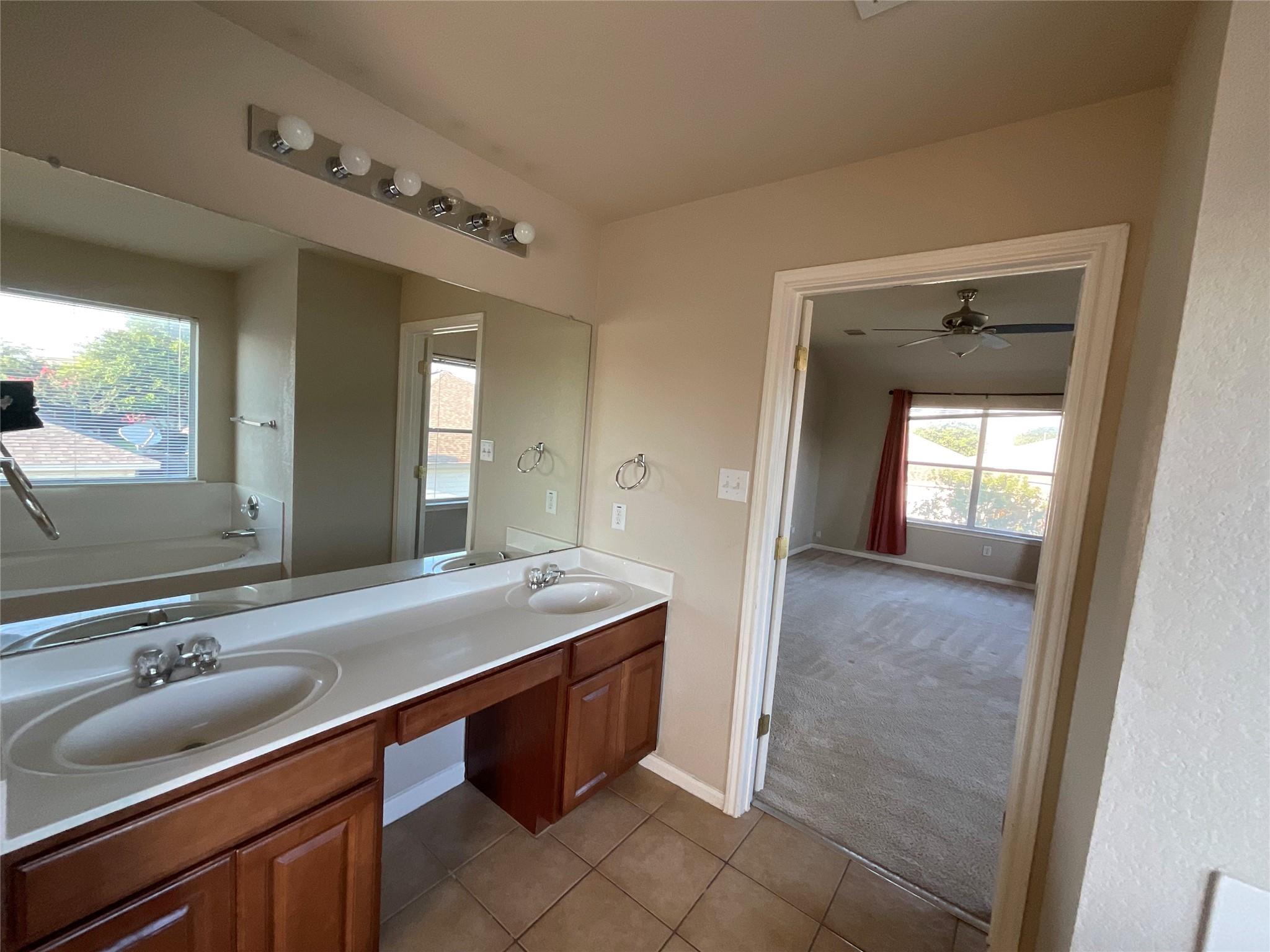 4427 Meadowside Ln, Round Rock, TX 78665