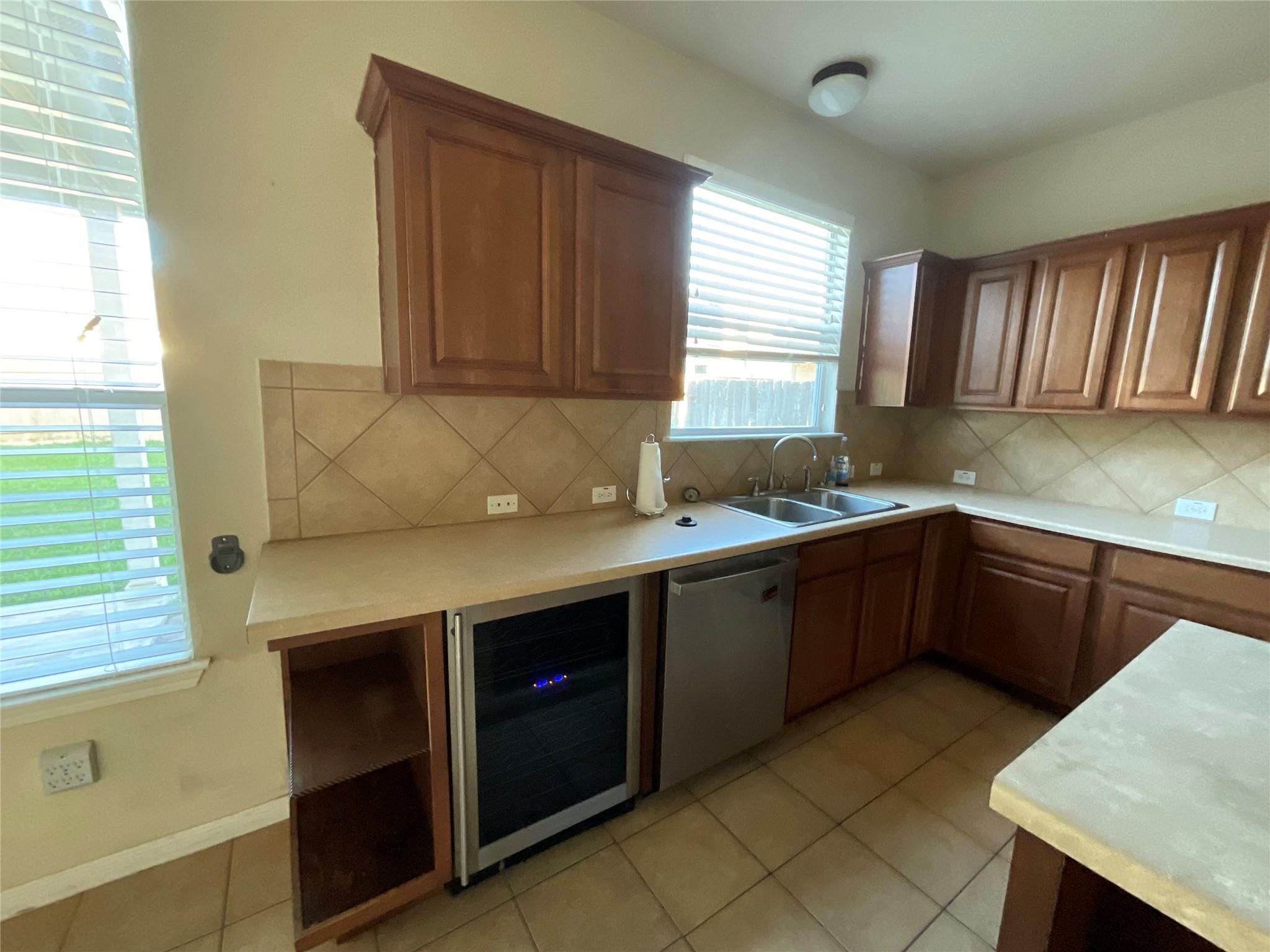 4427 Meadowside Ln, Round Rock, TX 78665