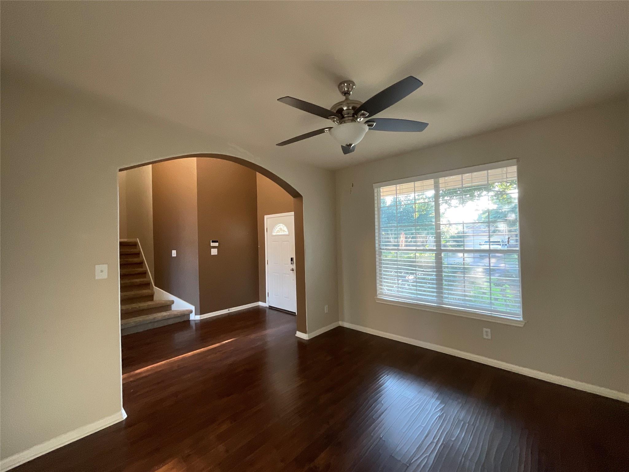 4427 Meadowside Ln, Round Rock, TX 78665