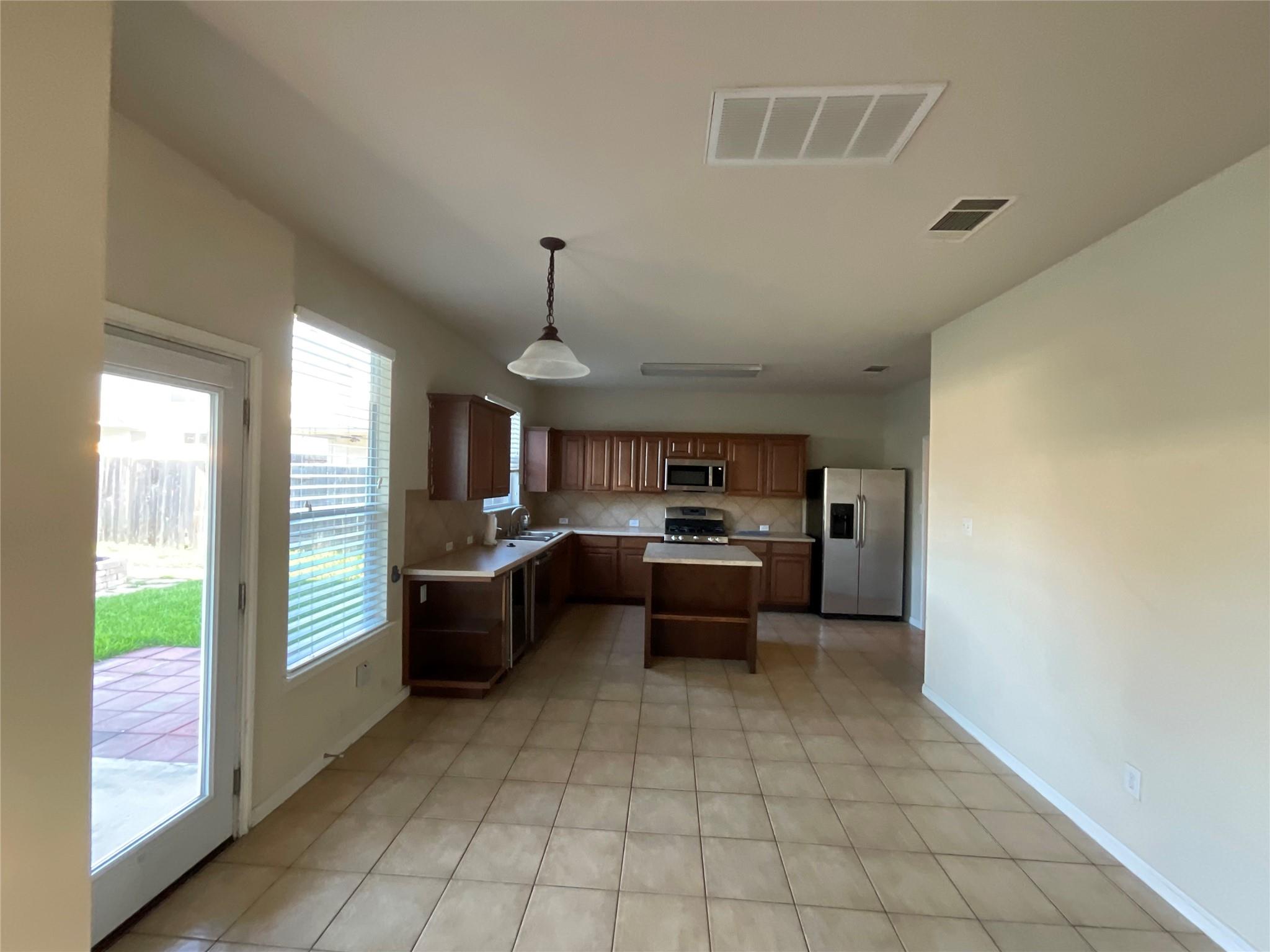 4427 Meadowside Ln, Round Rock, TX 78665