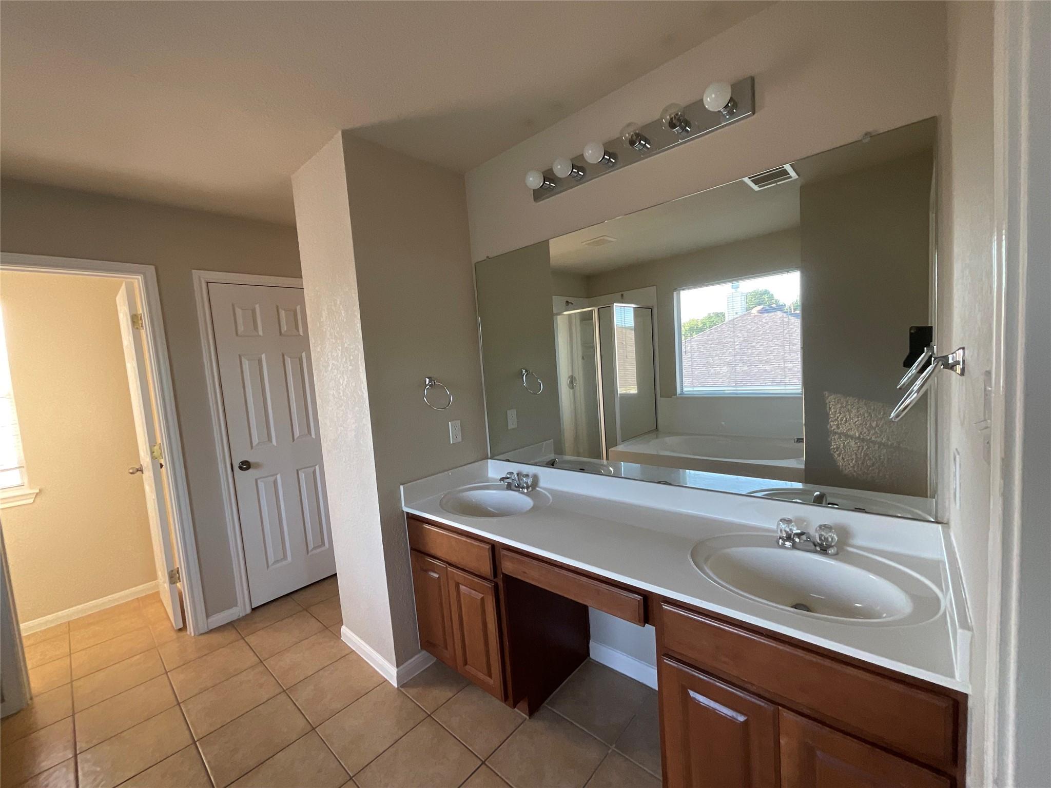 4427 Meadowside Ln, Round Rock, TX 78665
