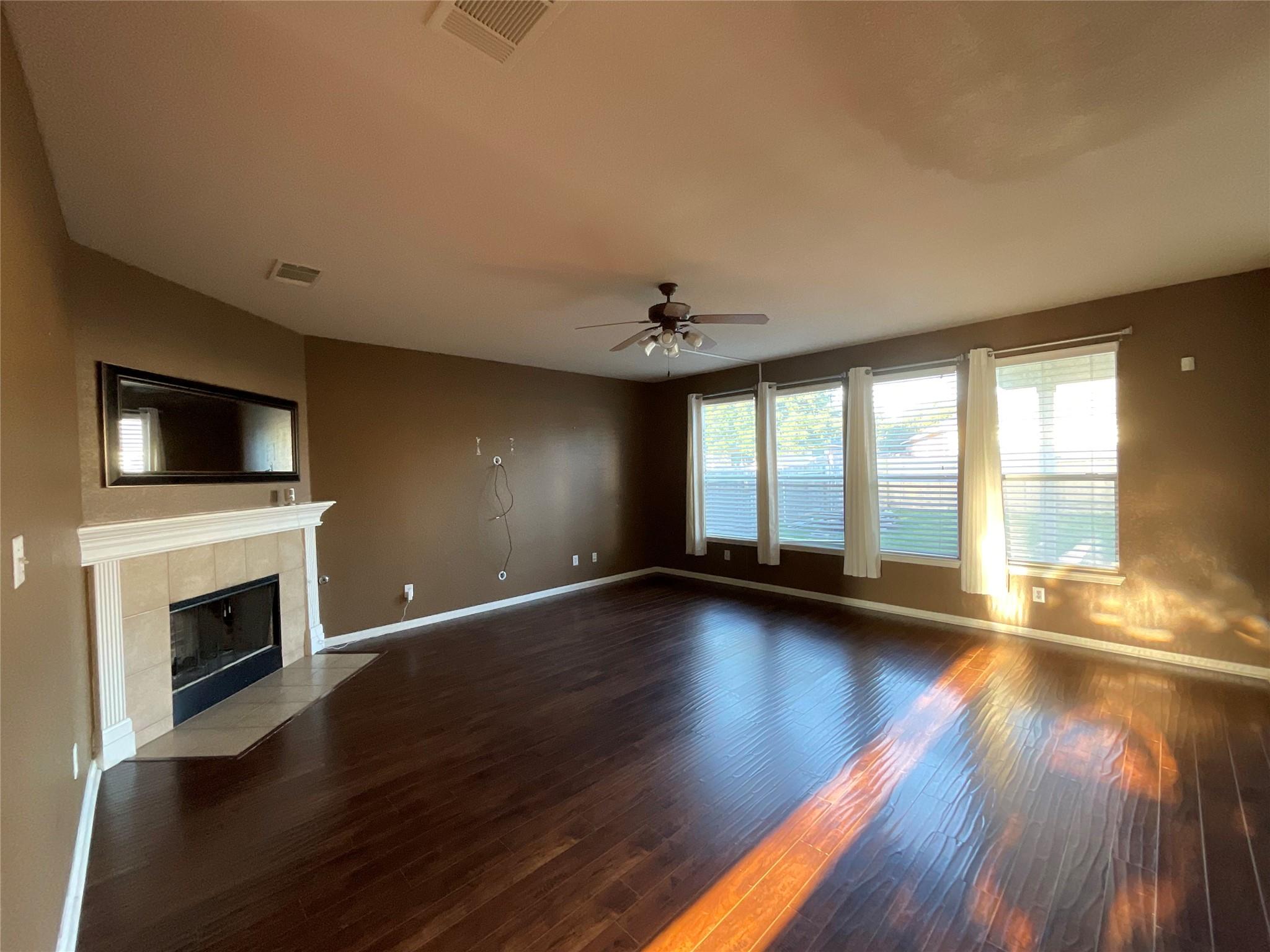 4427 Meadowside Ln, Round Rock, TX 78665