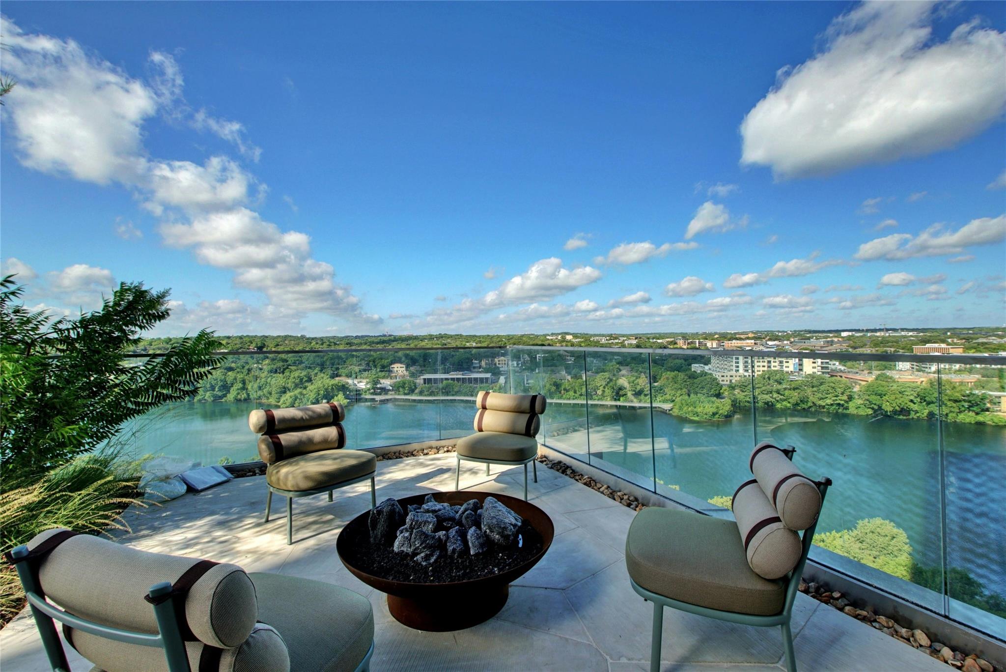 44 East Ave # 2701, Austin, TX 78701
