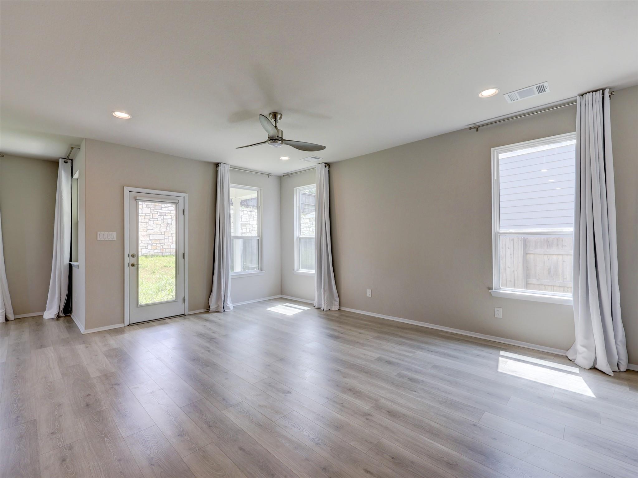 11417 Lago De Garda Dr, Austin, TX 78747
