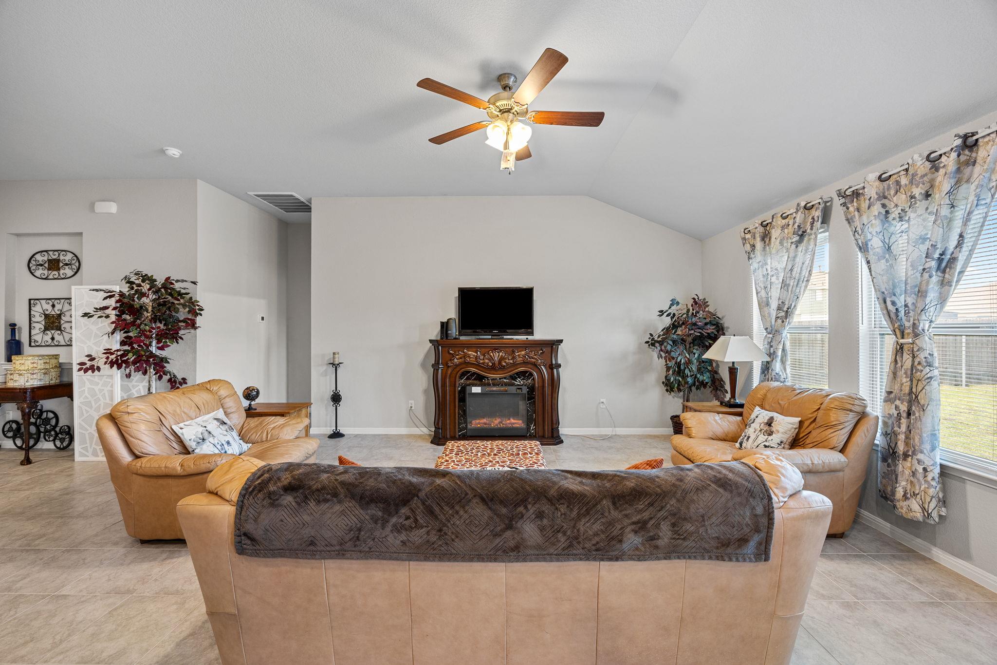 12520 Woodcock Way, Manor, TX 78653