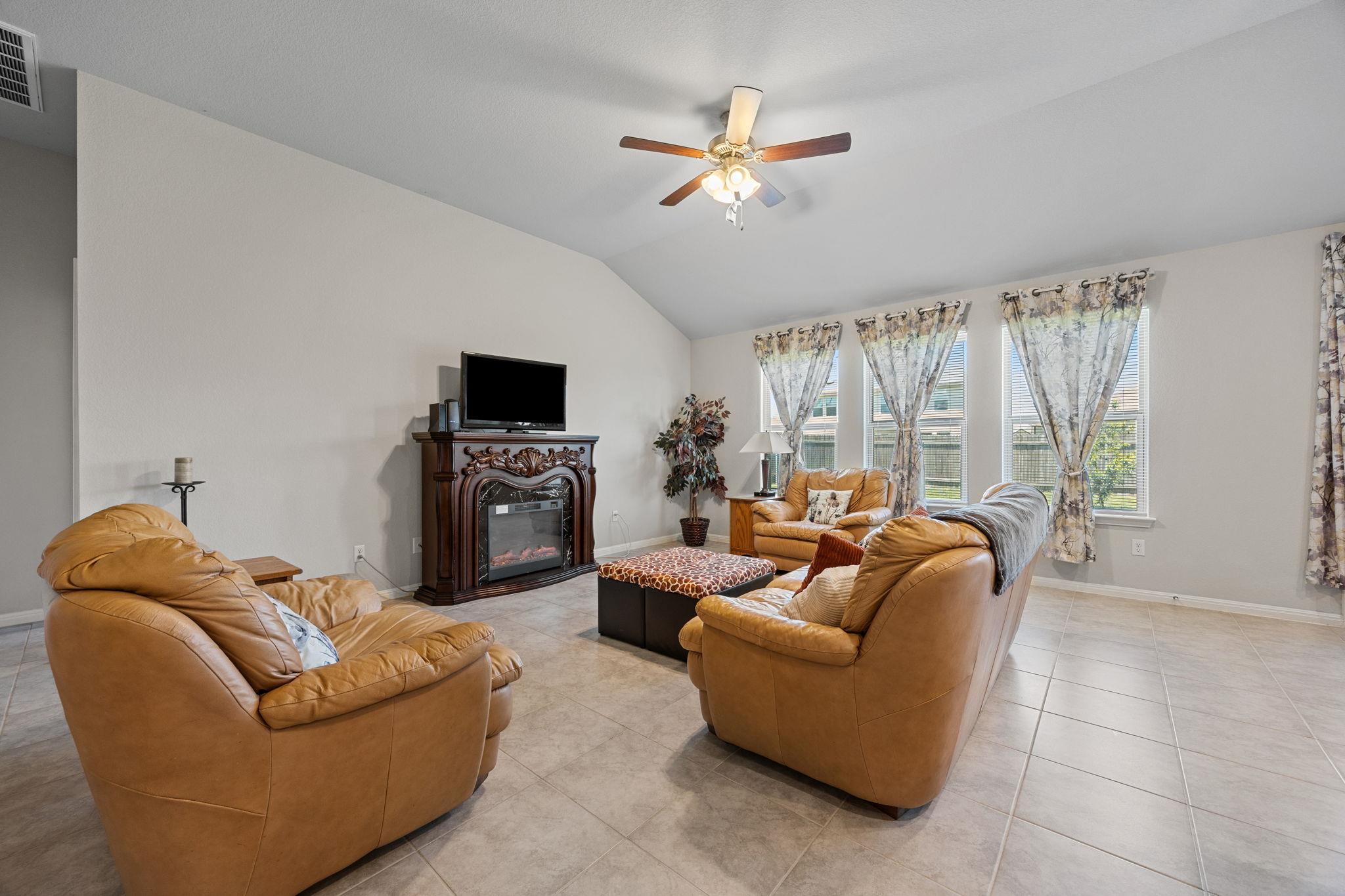 12520 Woodcock Way, Manor, TX 78653