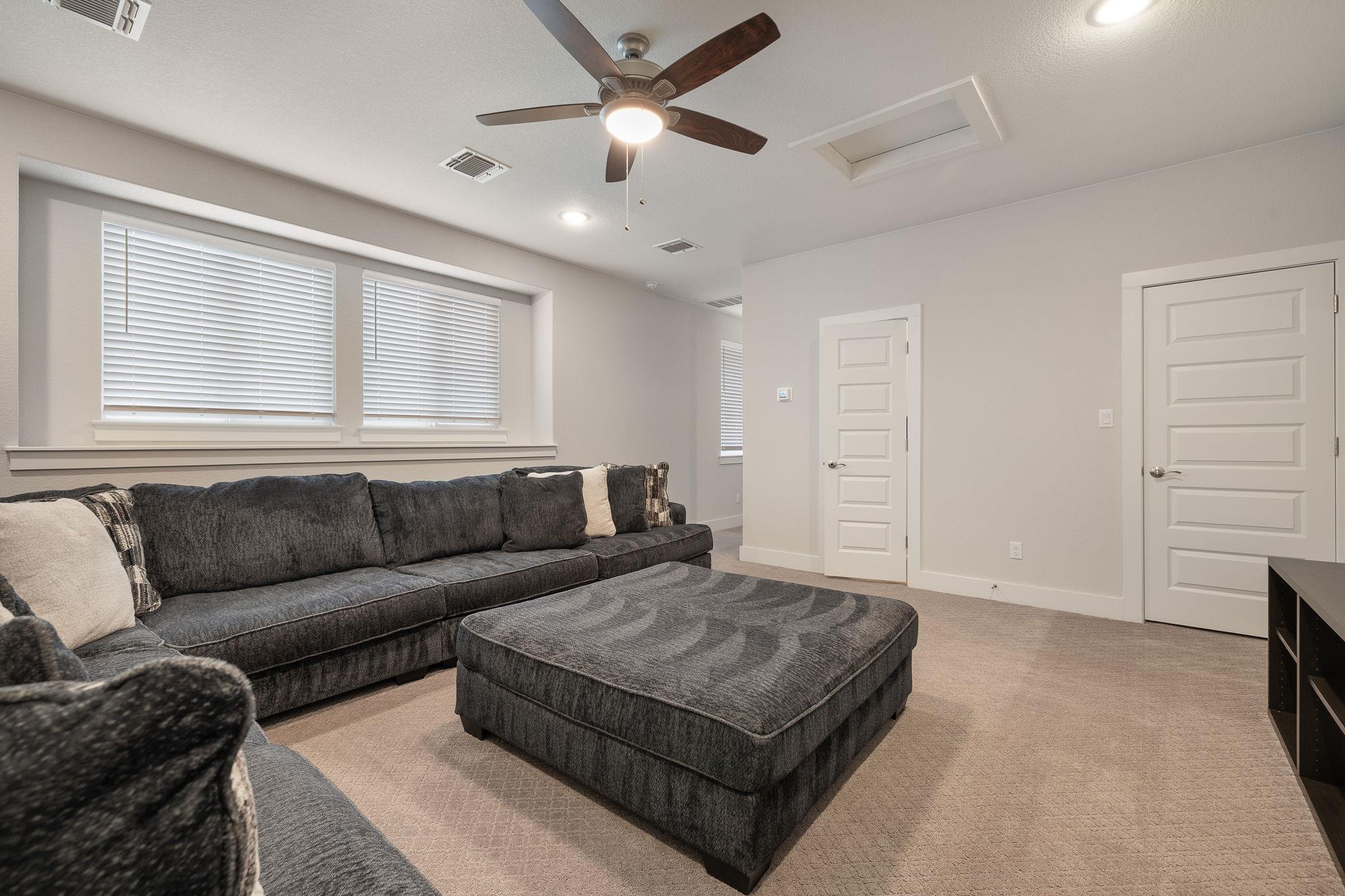 1219 Leaning Oak Ln, Georgetown, TX 78628