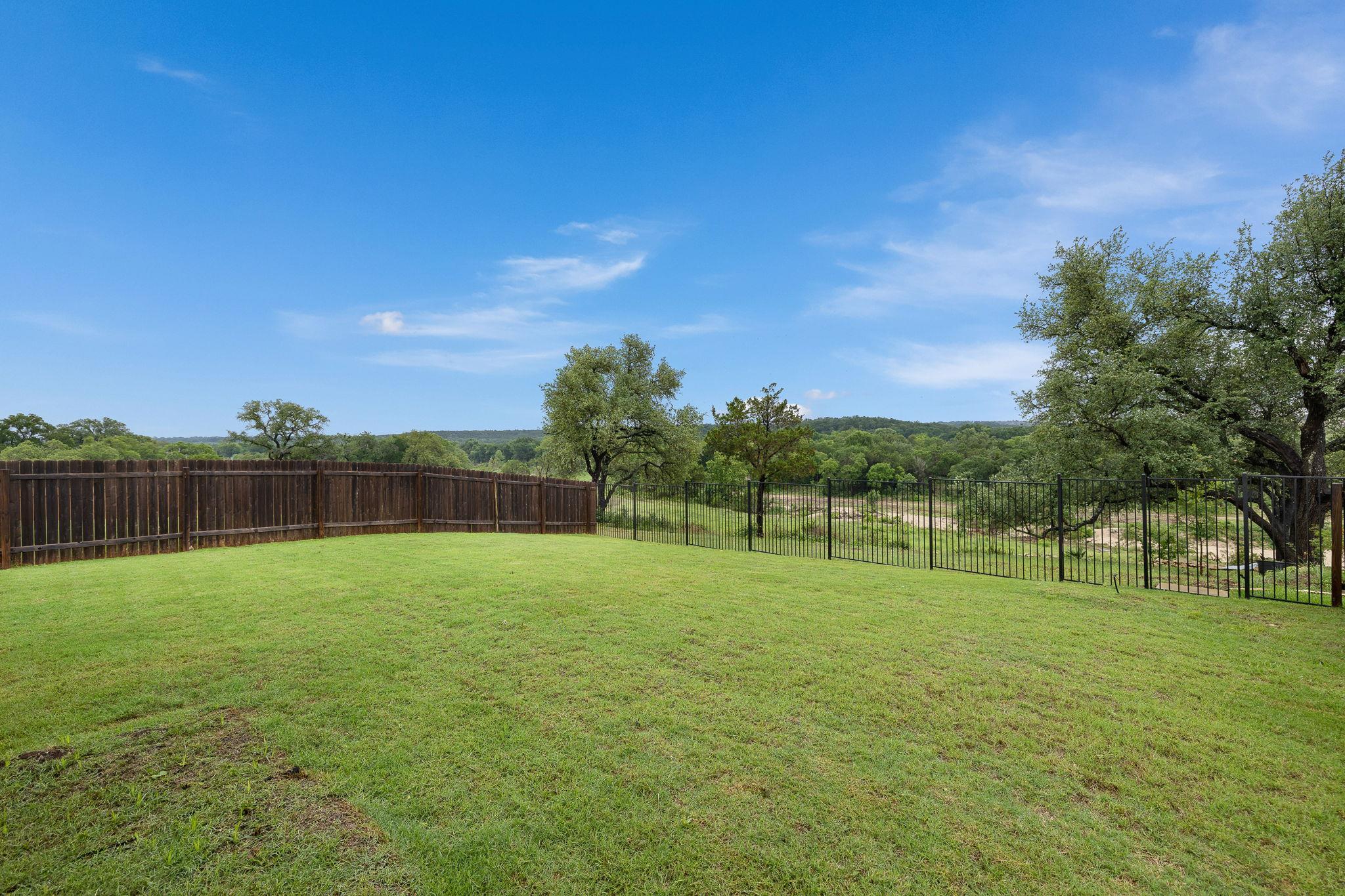 1219 Leaning Oak Ln, Georgetown, TX 78628